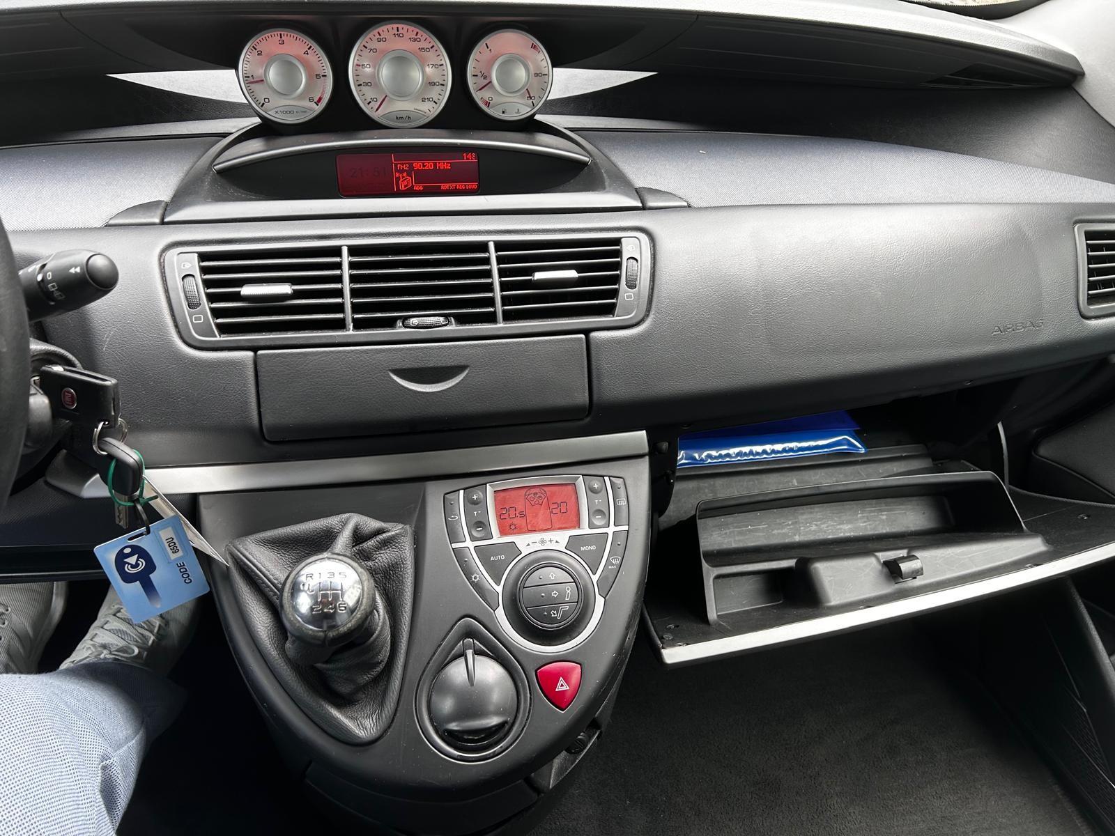 FIAT Ulysse 2.2 16V JTD Swiss Edition-image-13