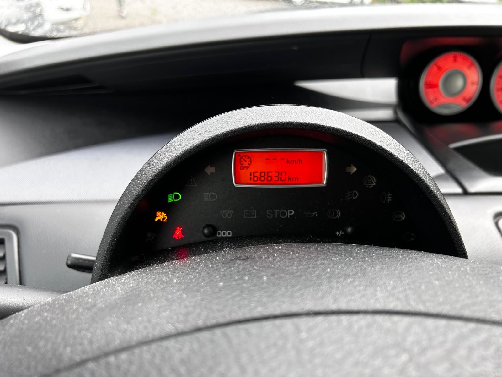 FIAT Ulysse 2.2 16V JTD Swiss Edition-image-12