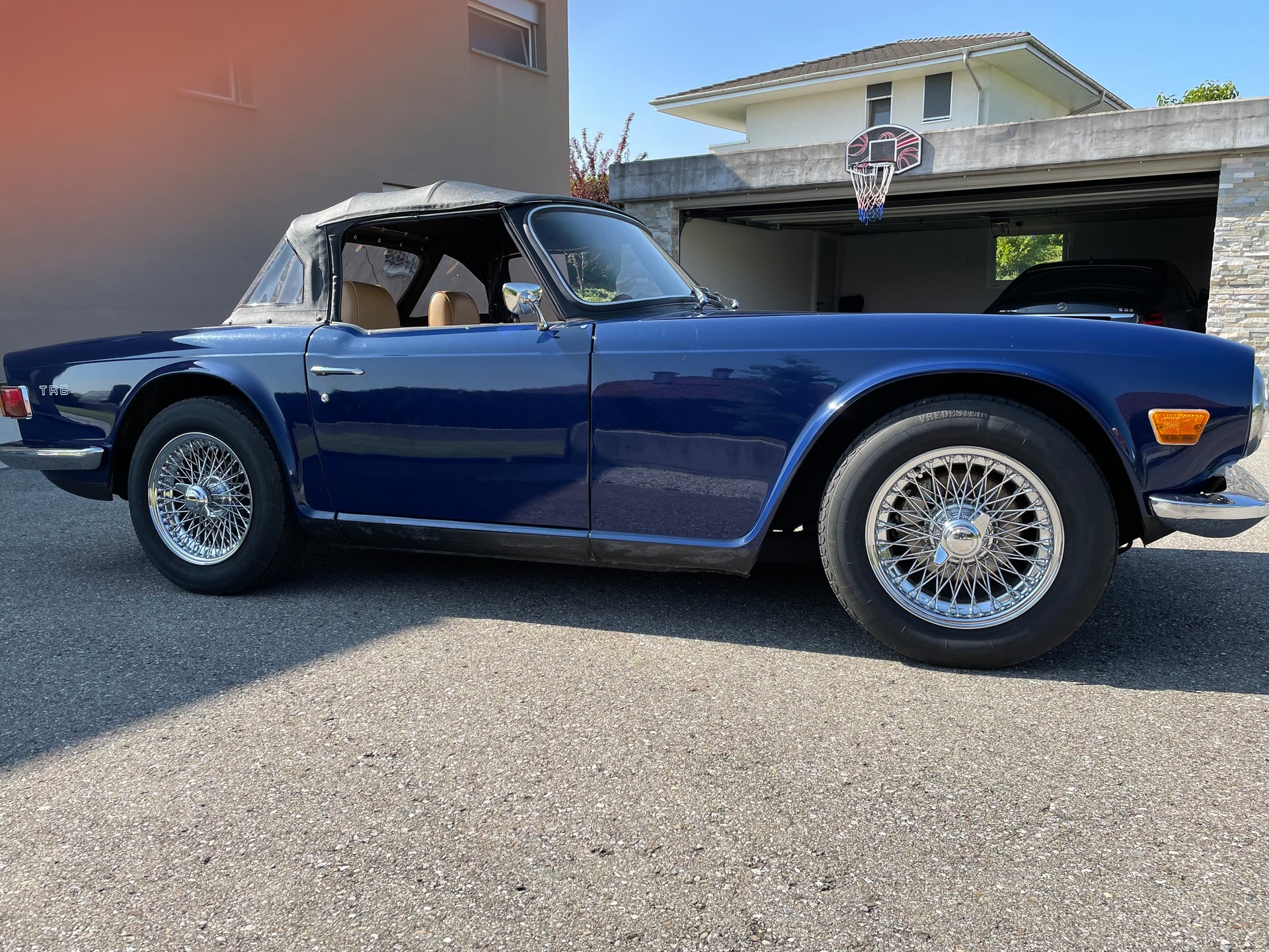 TRIUMPH TR6-image-1