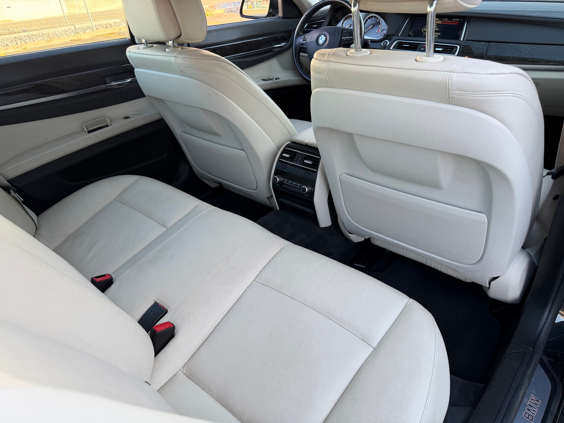 BMW 740d xDrive-image-5