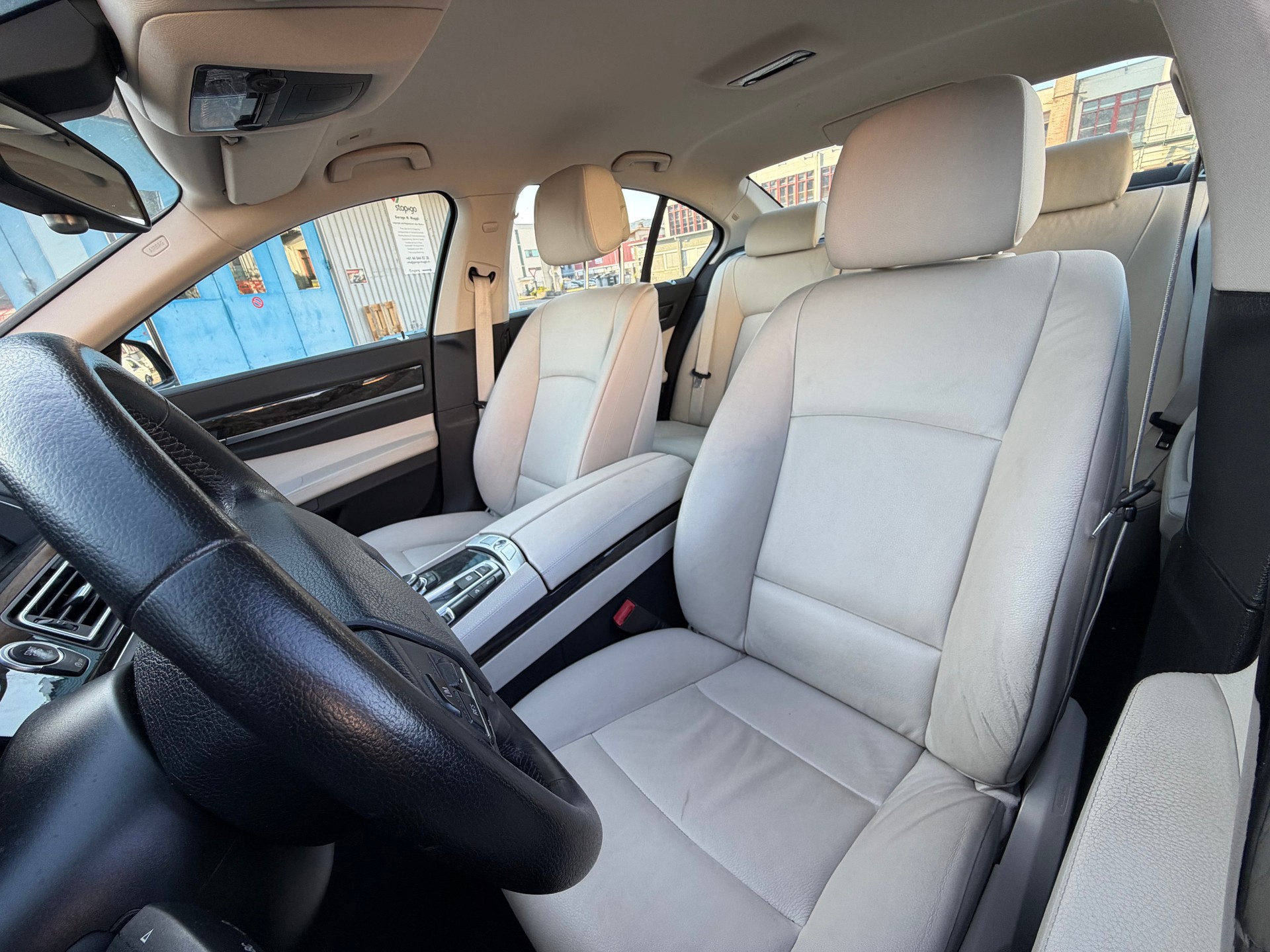 BMW 740d xDrive-image-4