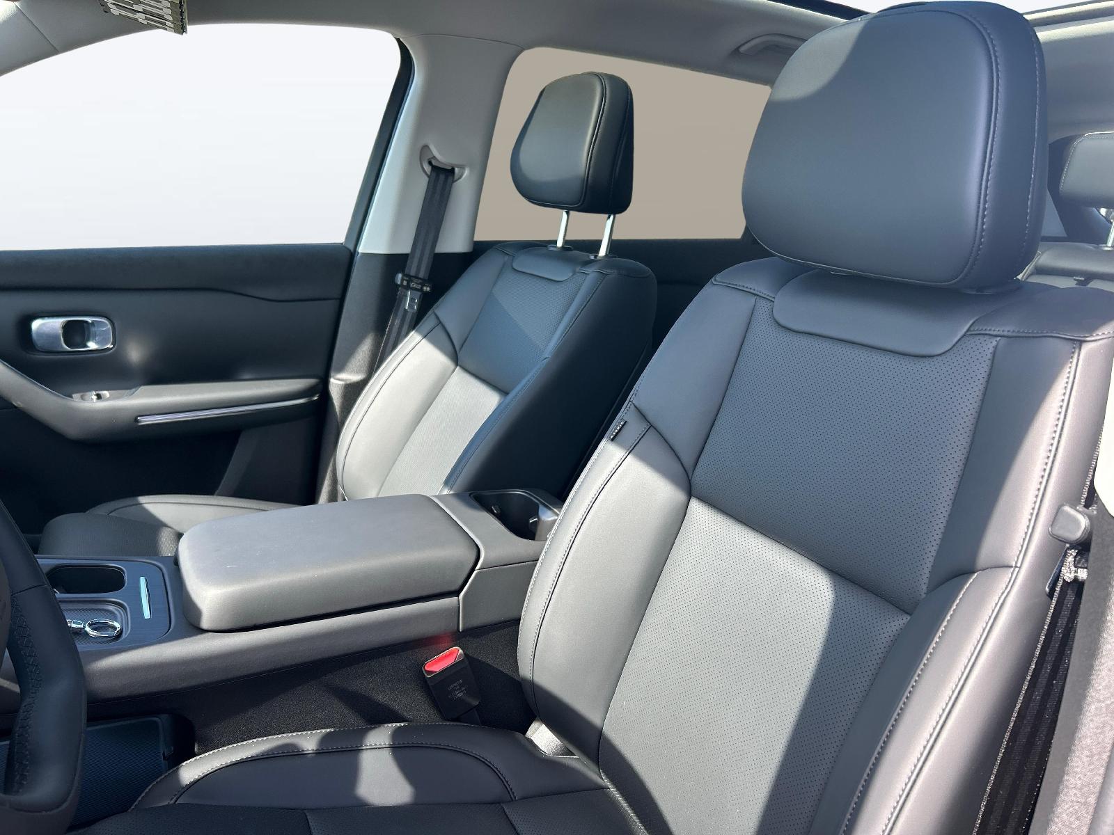 LEAPMOTOR C10 1.5 Hybrid EV-image-9