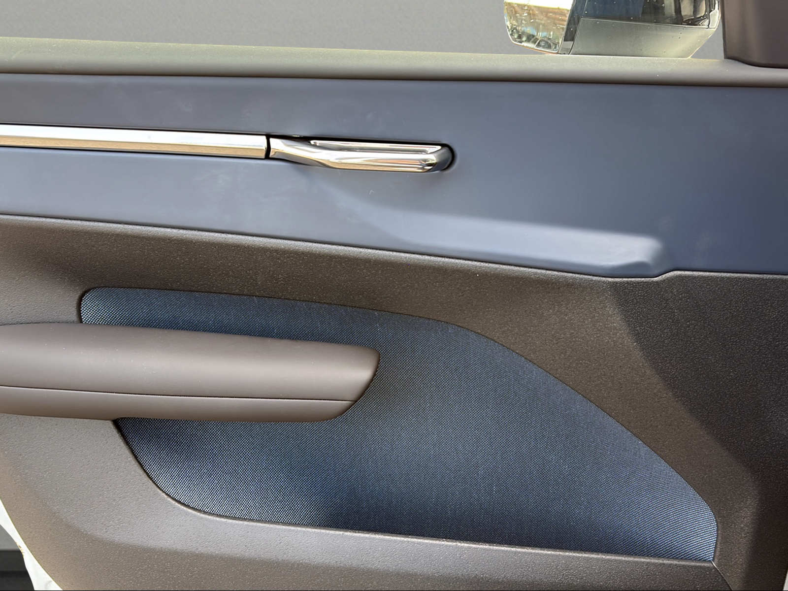 VOLVO EX30 P8 69 kWh AWD Ultra-image-12