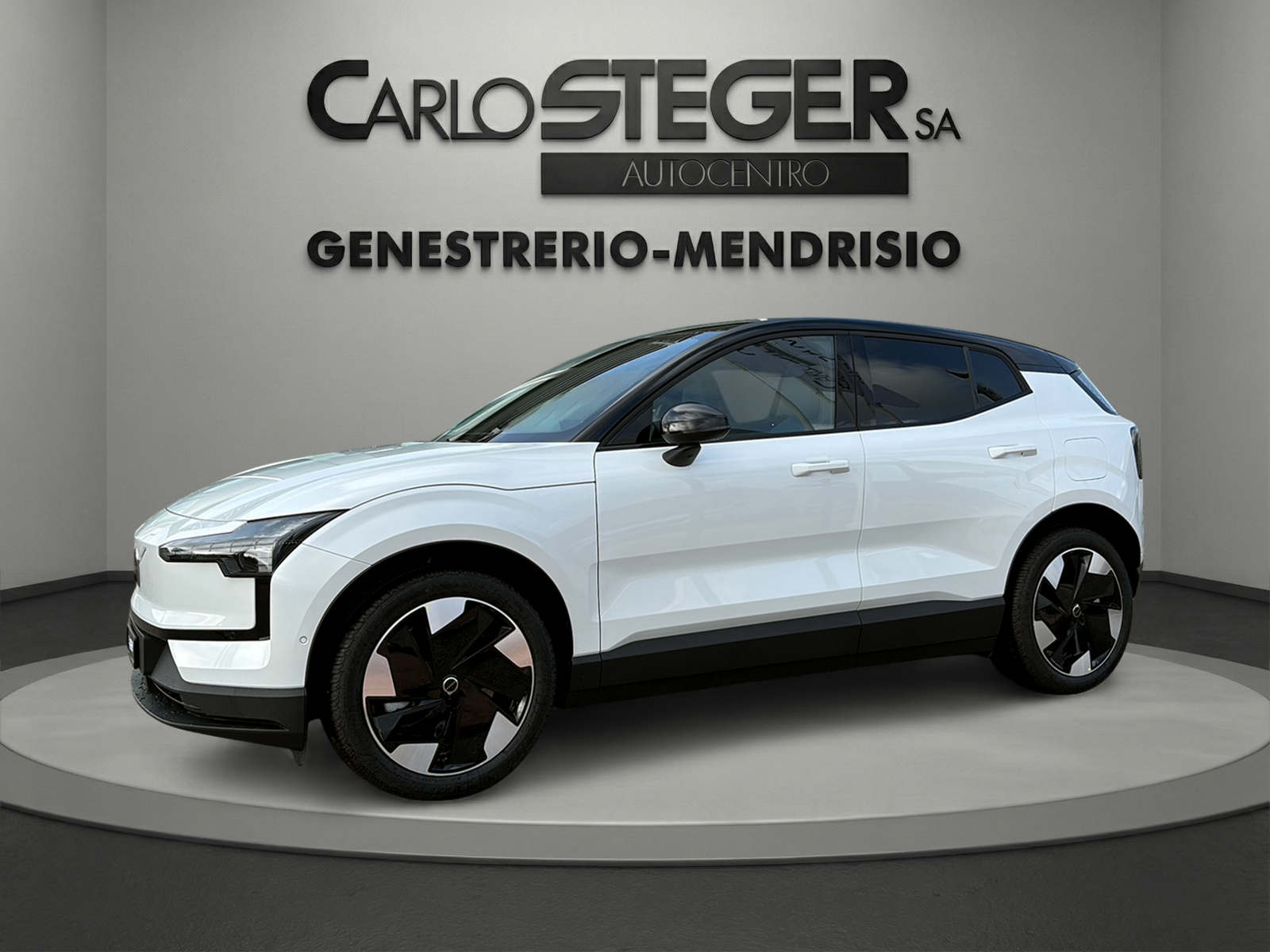 VOLVO EX30 P8 69 kWh AWD Ultra-image-0