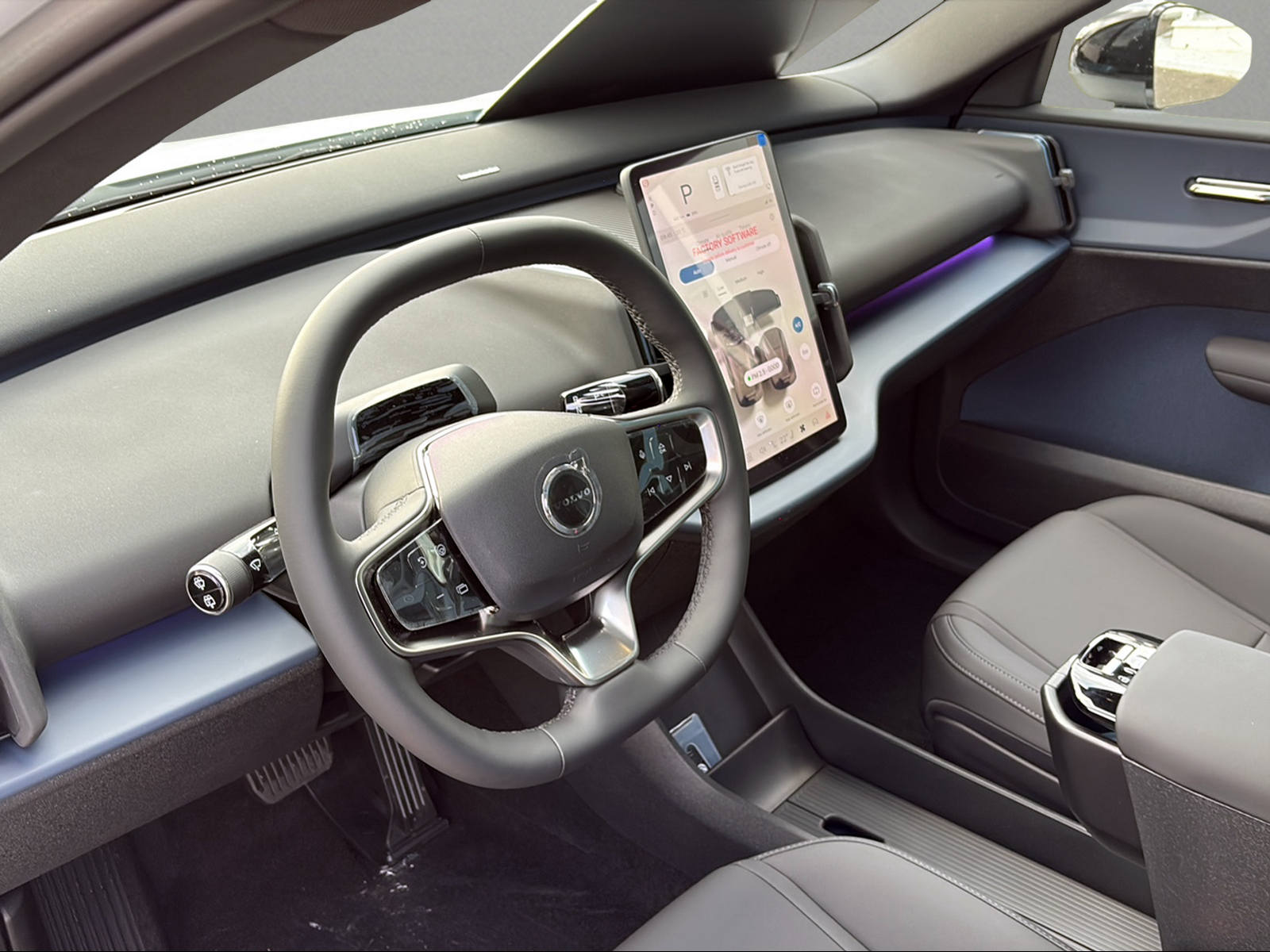 VOLVO EX30 P8 69 kWh AWD Ultra-image-10