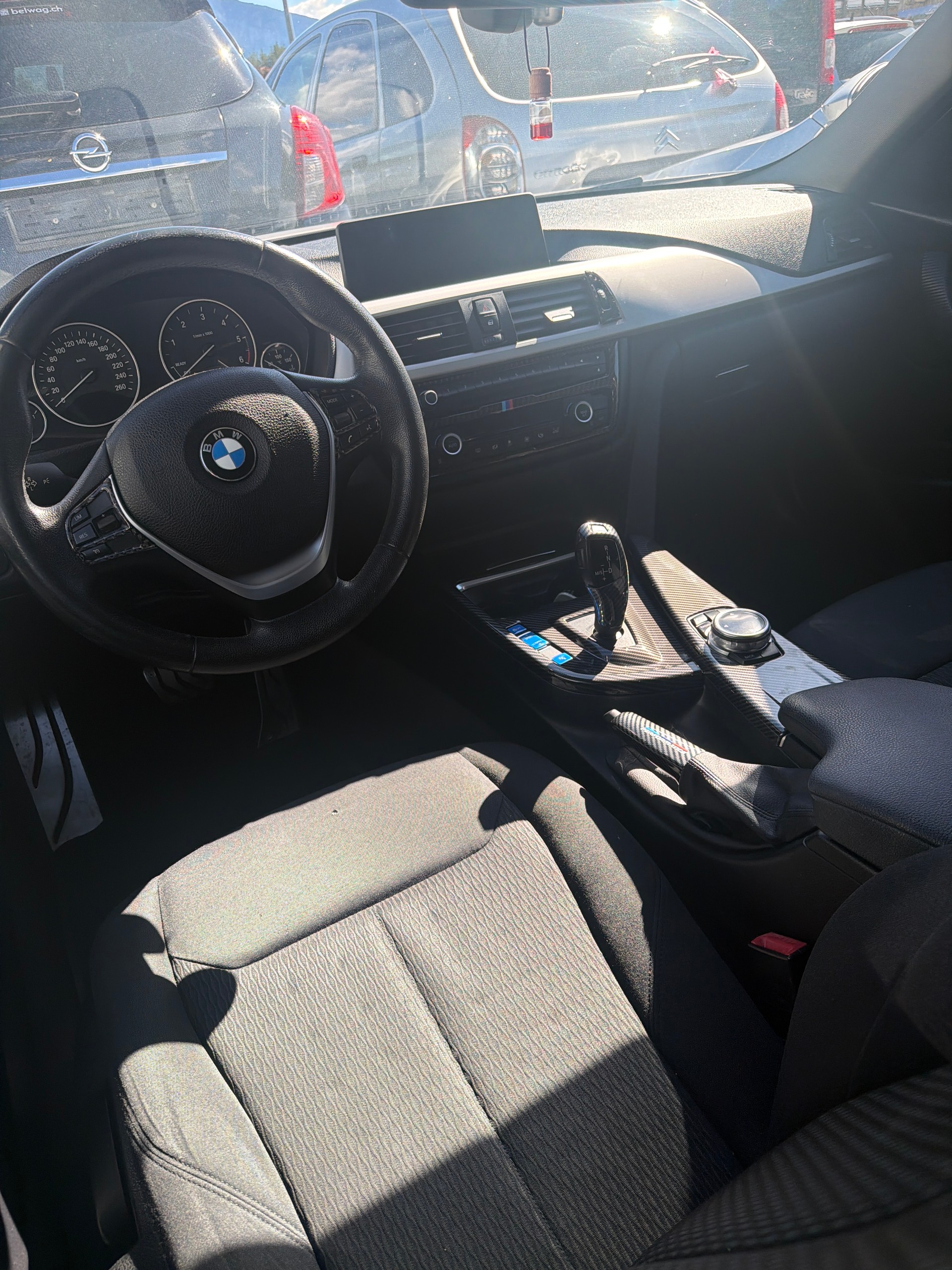 BMW 320d xDrive Touring Luxury Line Steptronic-image-3