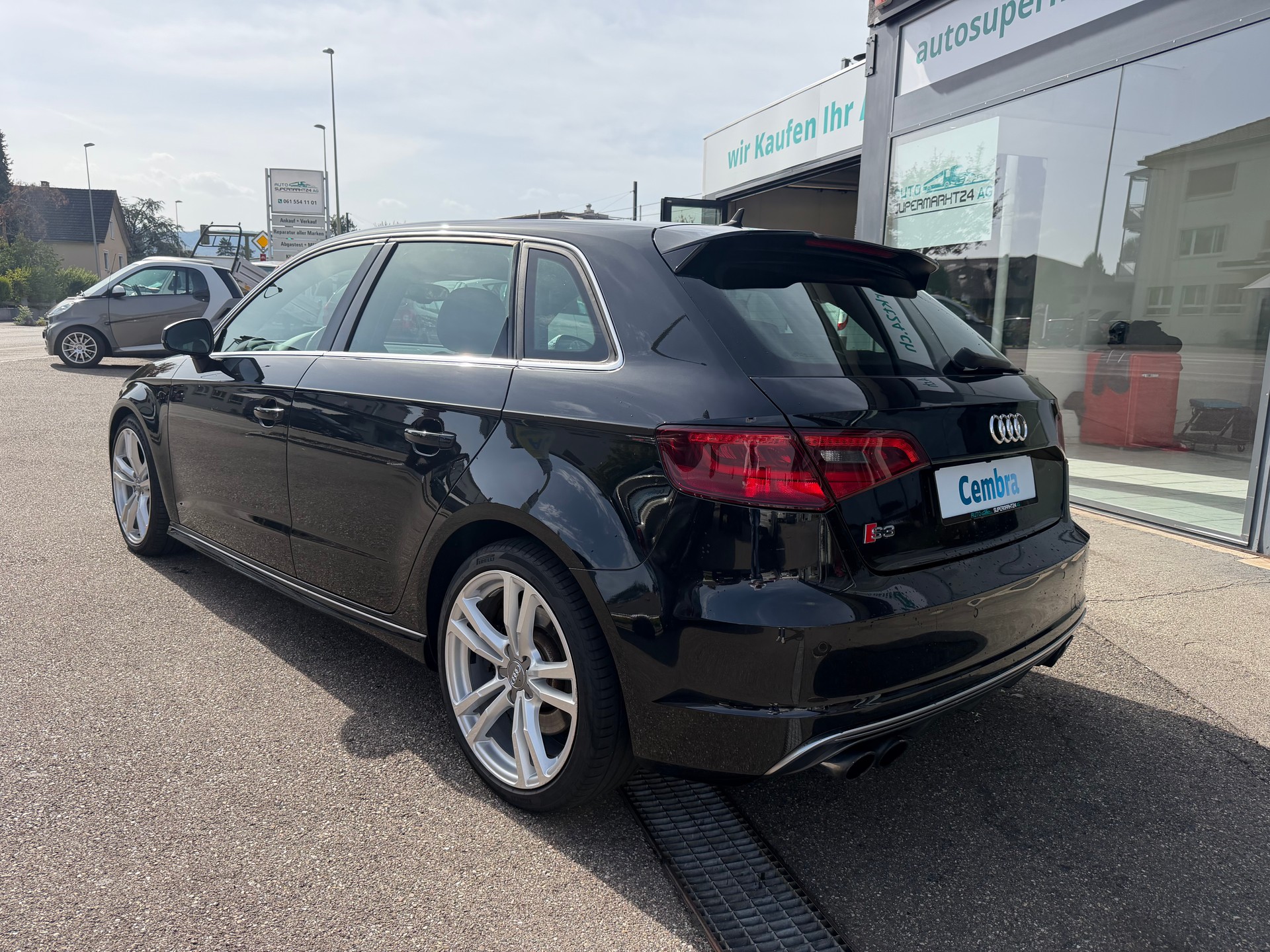 AUDI S3 Sportback 2.0 TFSI quattro-image-2