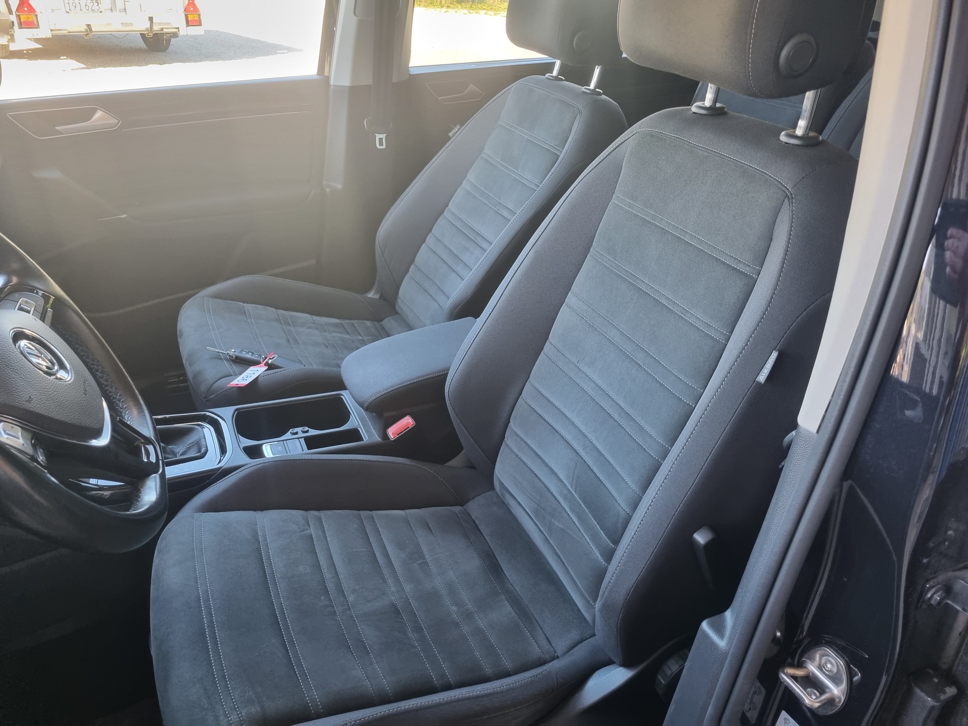 VW Touran 2.0 TDI BlueMotion Technology Highline DSG-image-8