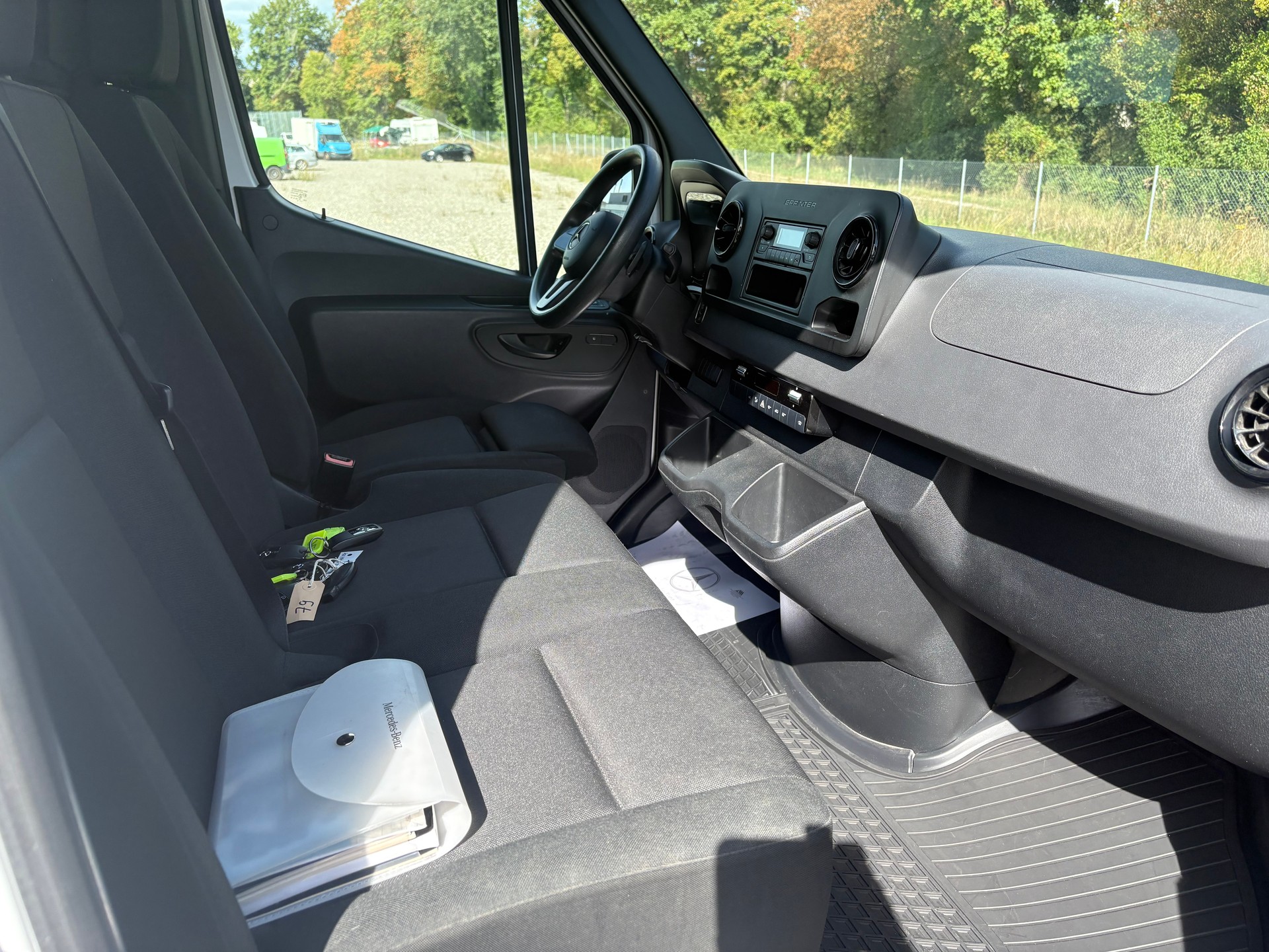 MERCEDES-BENZ eSprinter 312 47kWh Standard-image-8