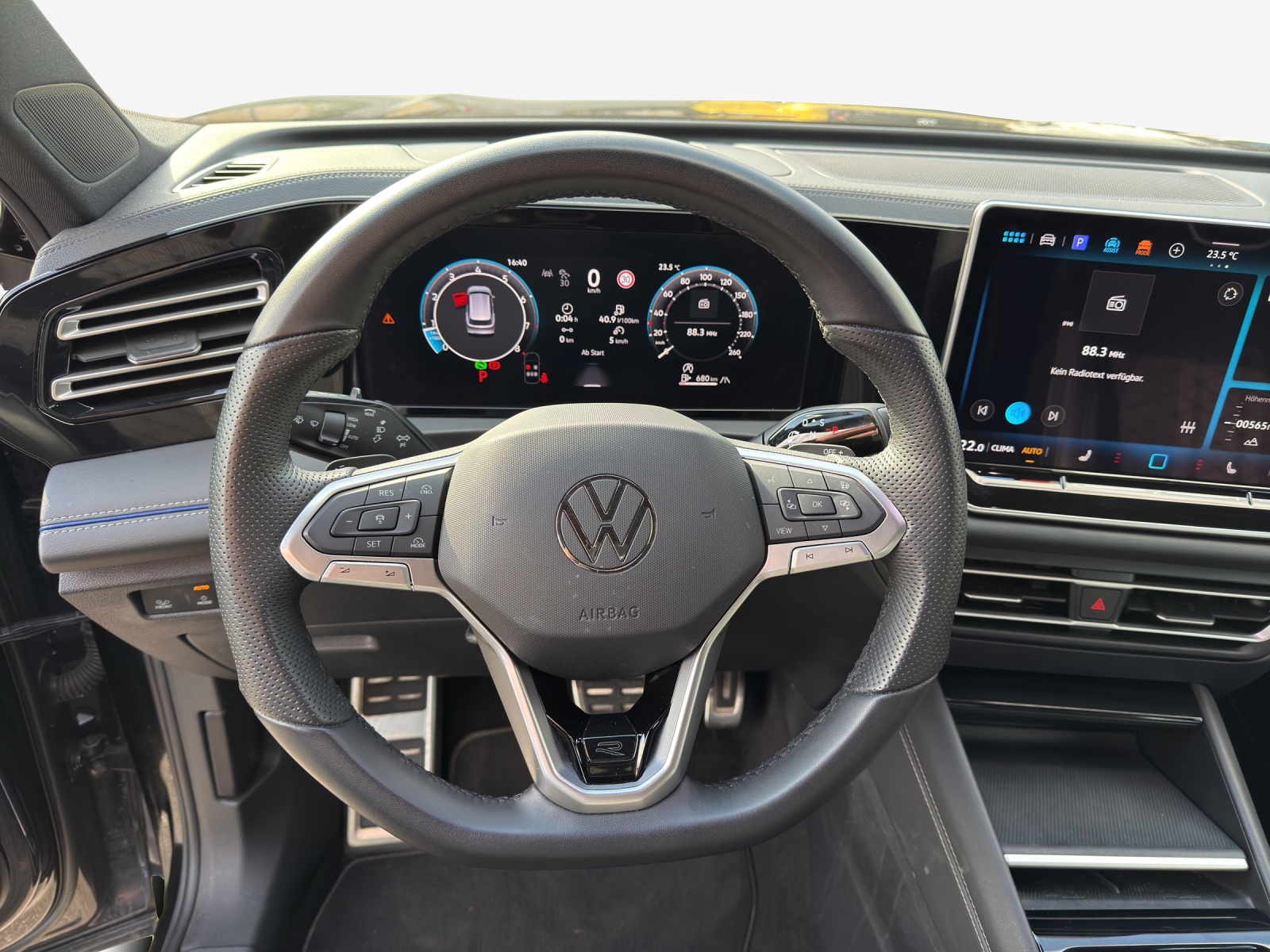 VW Tiguan 2.0 TSI DSG R-Line 4Motion-image-9