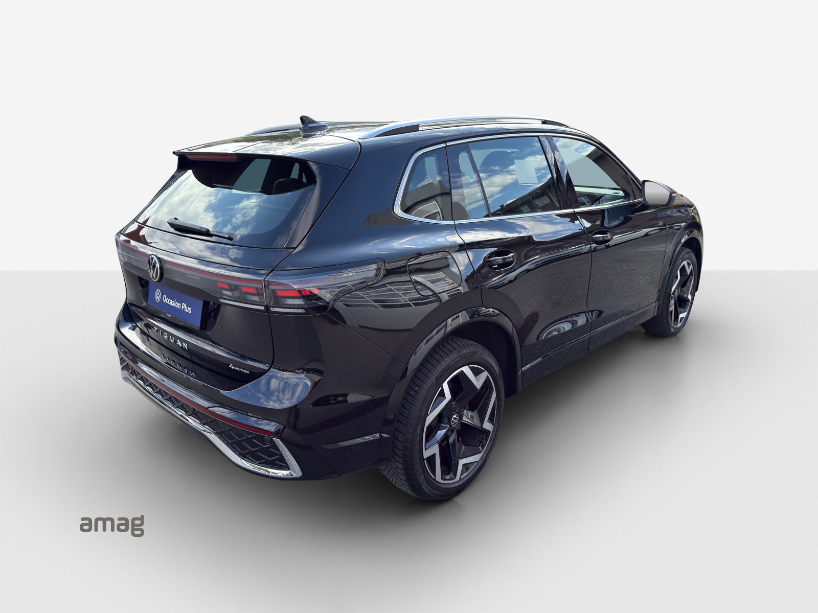 VW Tiguan 2.0 TSI DSG R-Line 4Motion-image-4