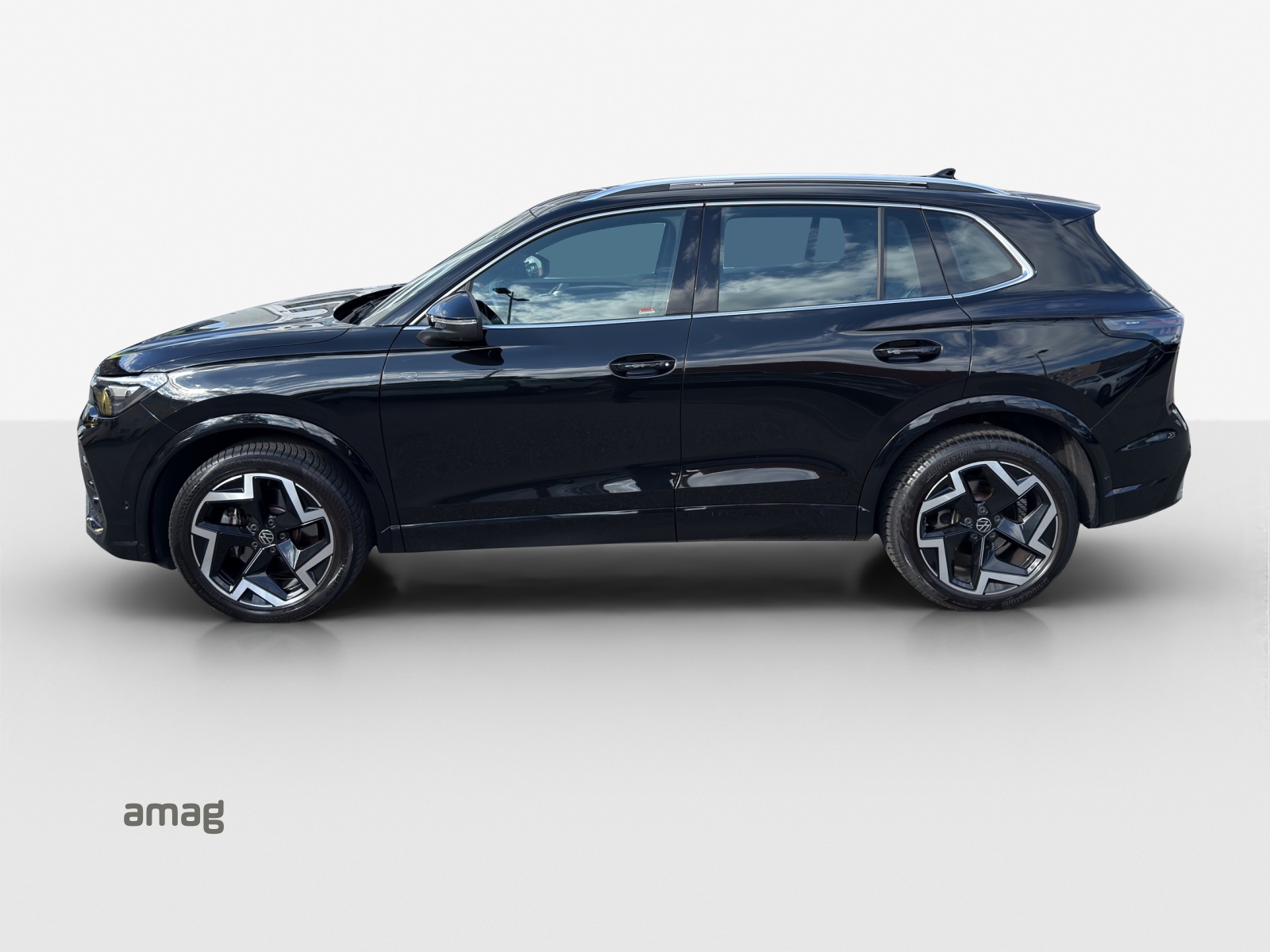 VW Tiguan 2.0 TSI DSG R-Line 4Motion-image-1