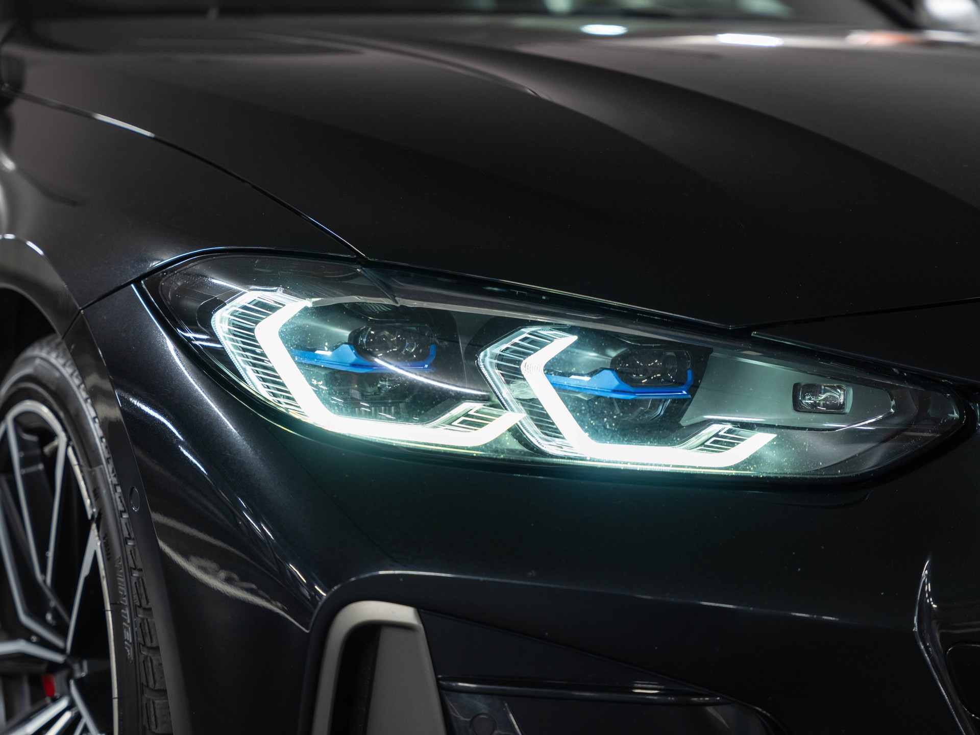 BMW M440i xDrive 48V Coupé Steptronic-image-12