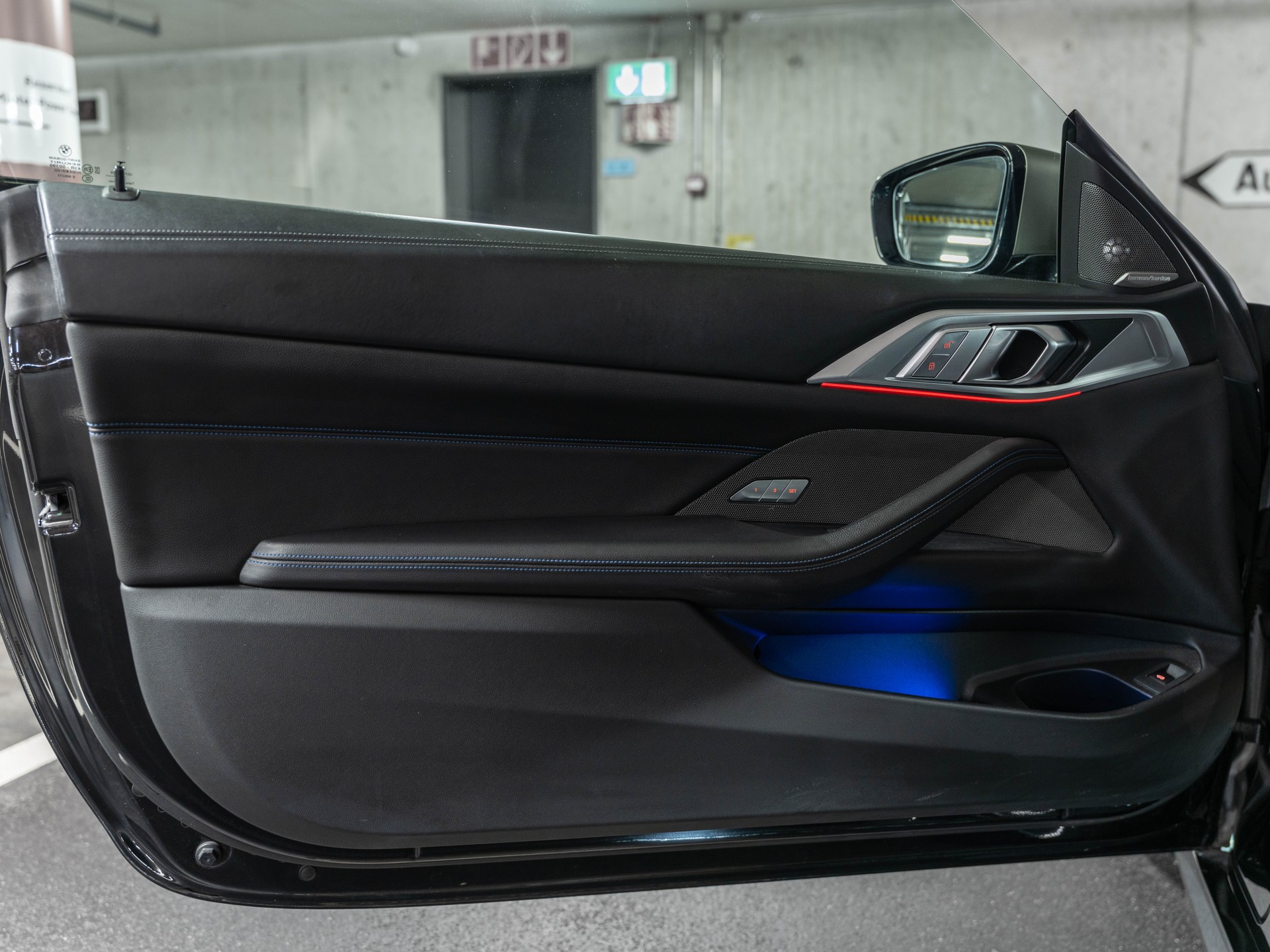 BMW M440i xDrive 48V Coupé Steptronic-image-25