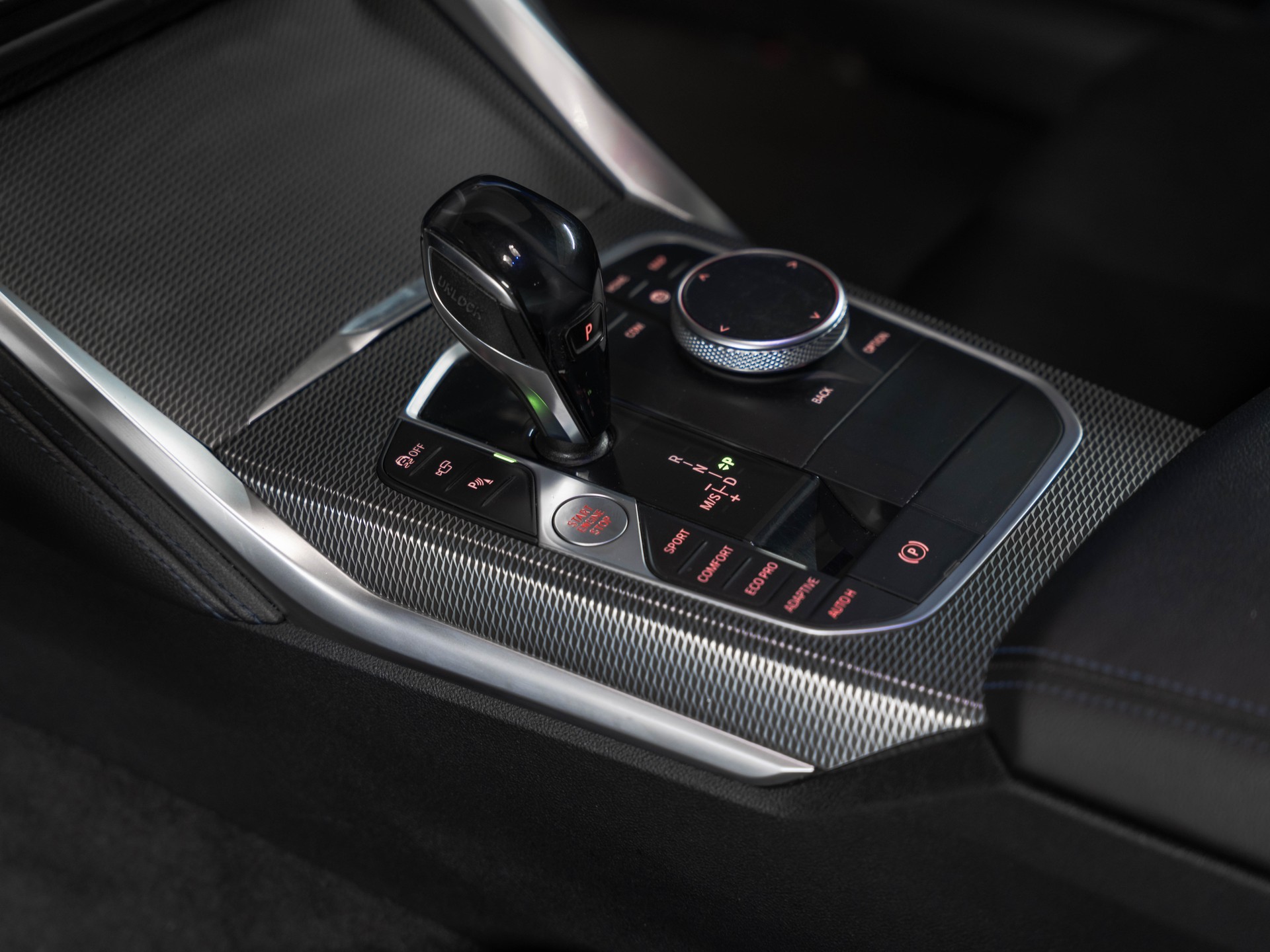 BMW M440i xDrive 48V Coupé Steptronic-image-23