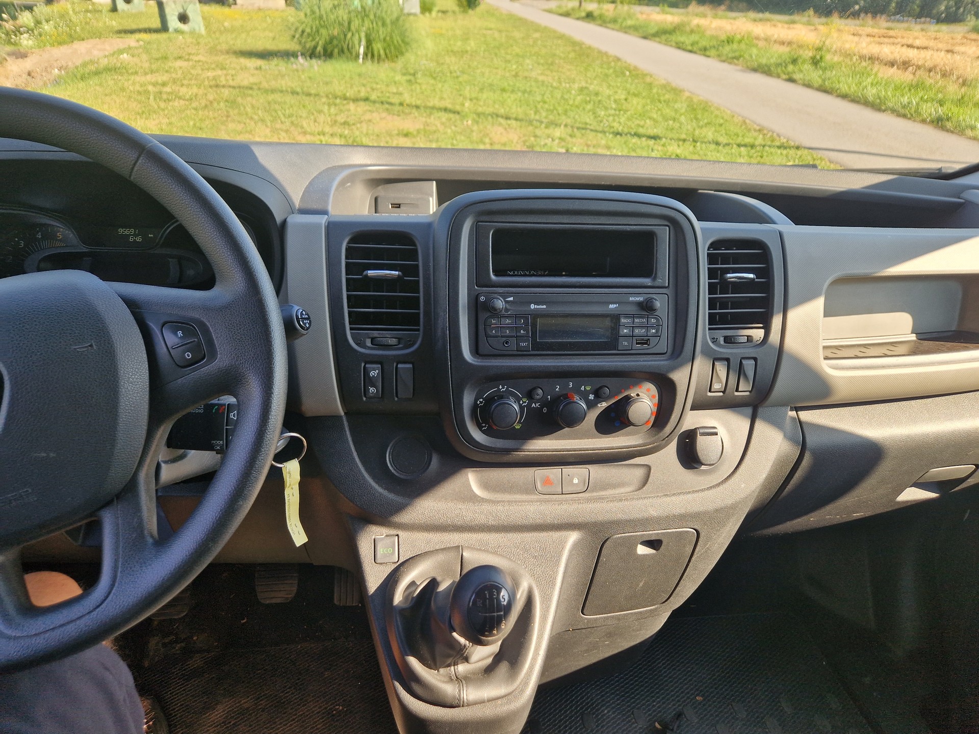 RENAULT Trafic 1.6 dCi 115 2.9t Business L2H1-image-8