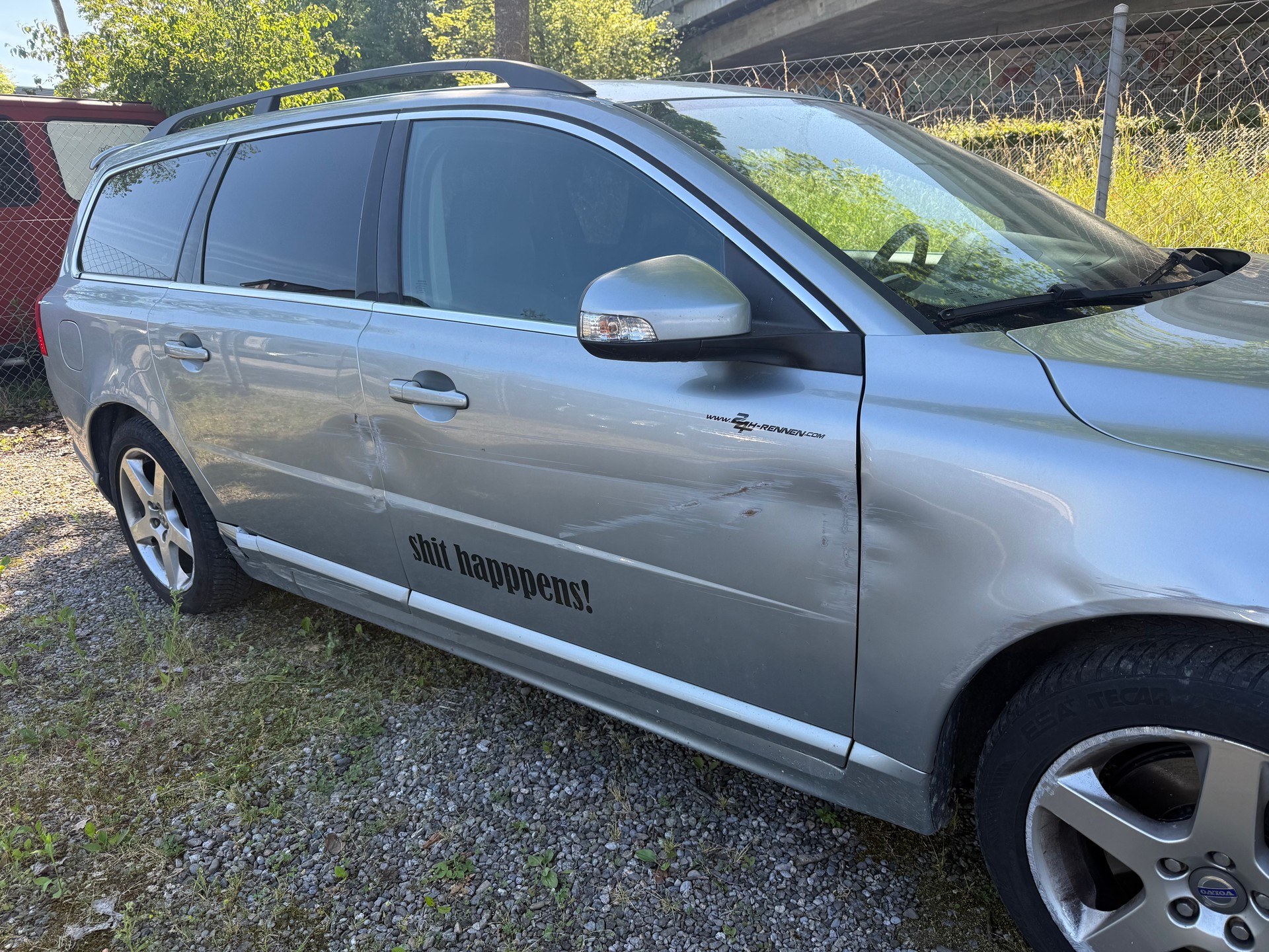 VOLVO V70 2.5T Momentum Geartronic-image-4