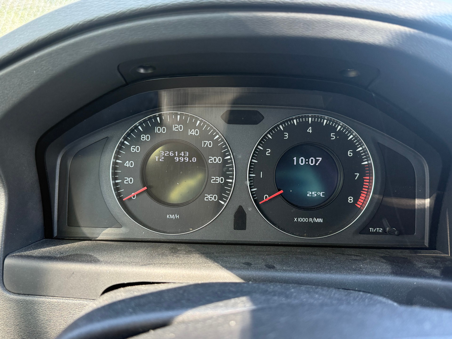 VOLVO V70 2.5T Momentum Geartronic-image-11