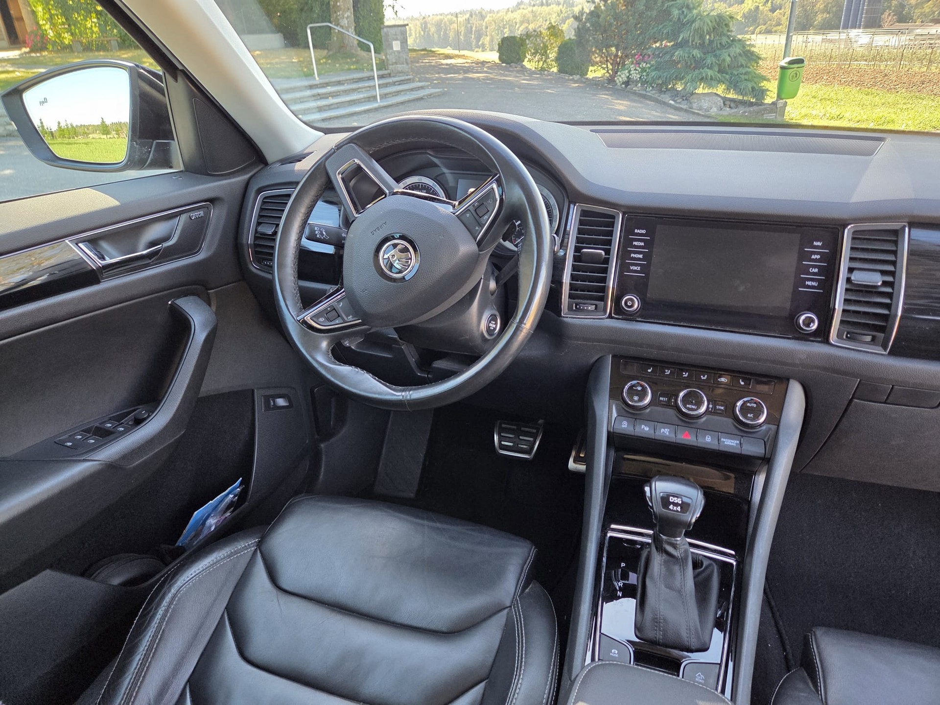 SKODA 2.0 TSI Style DSG-image-4