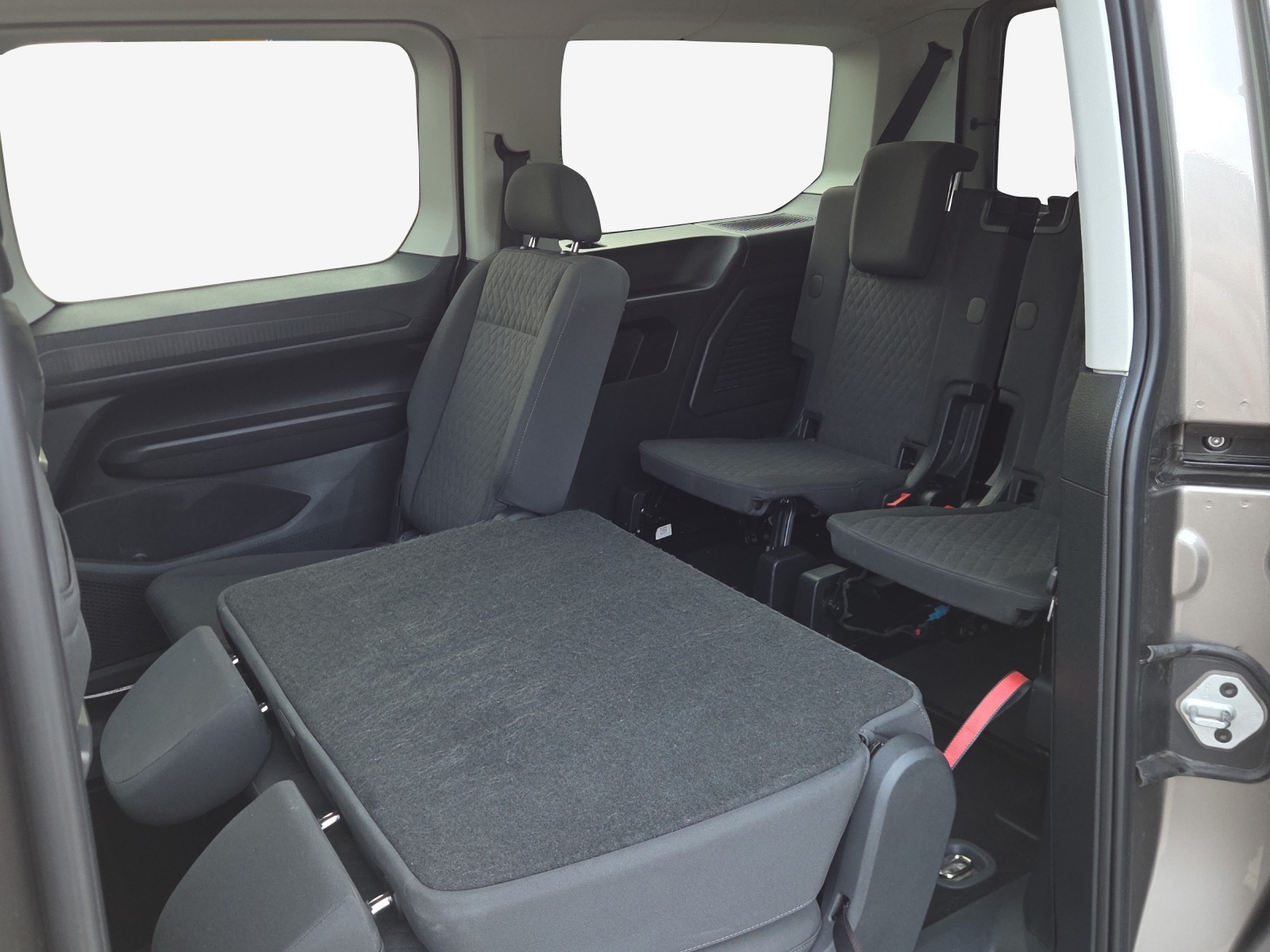 VW Caddy Maxi 1.5 TSI Plug in Hybrid Life DSG-image-13
