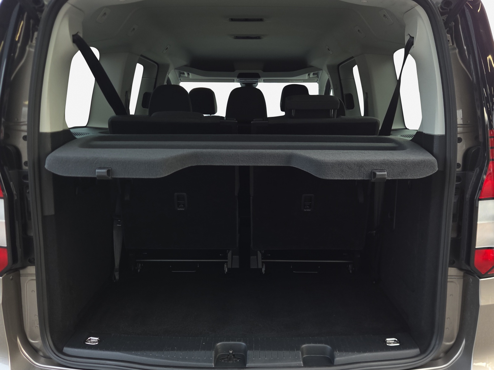 VW Caddy Maxi 1.5 TSI Plug in Hybrid Life DSG-image-12
