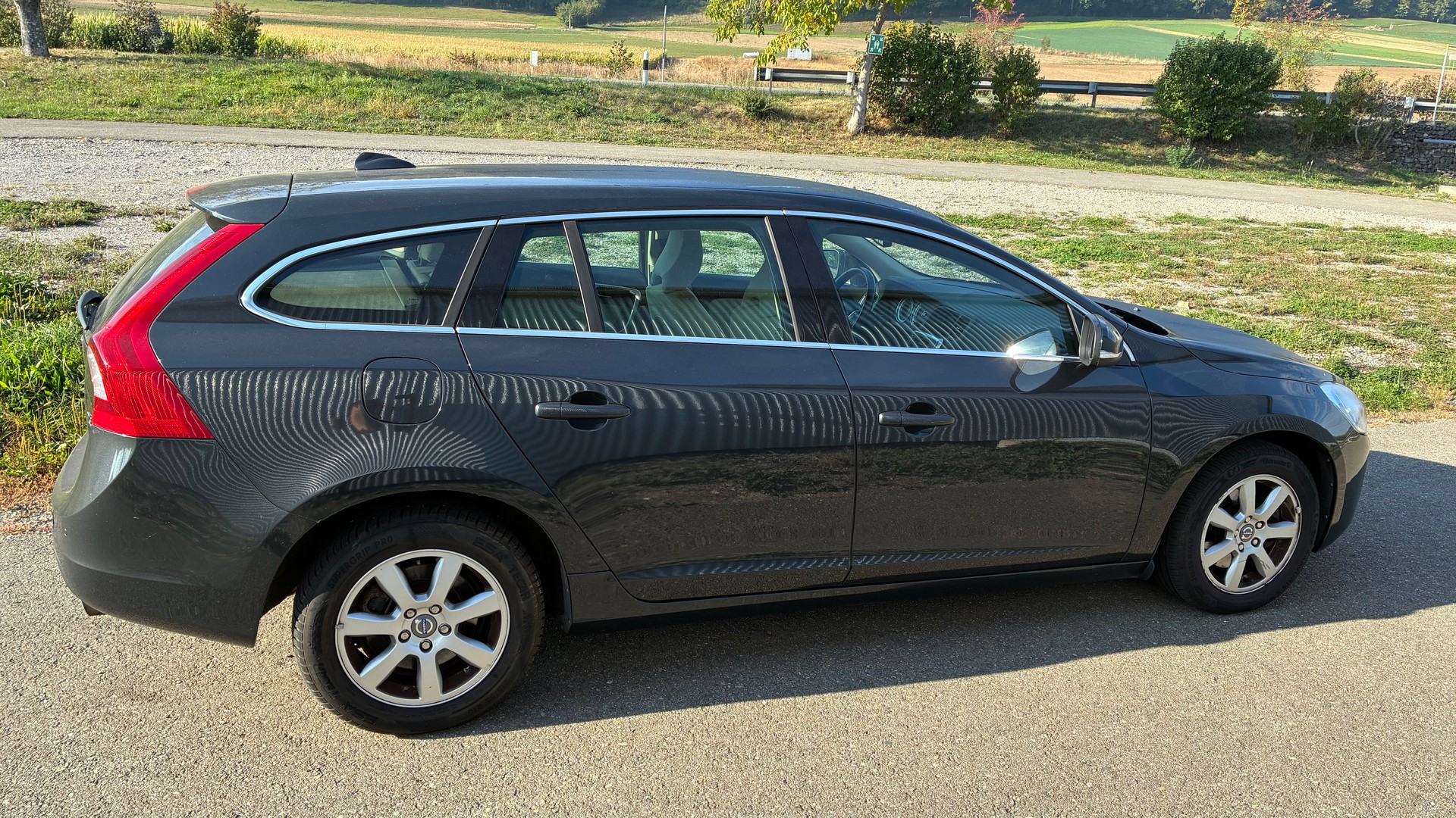 VOLVO V60 T4 Momentum Powershift-image-6