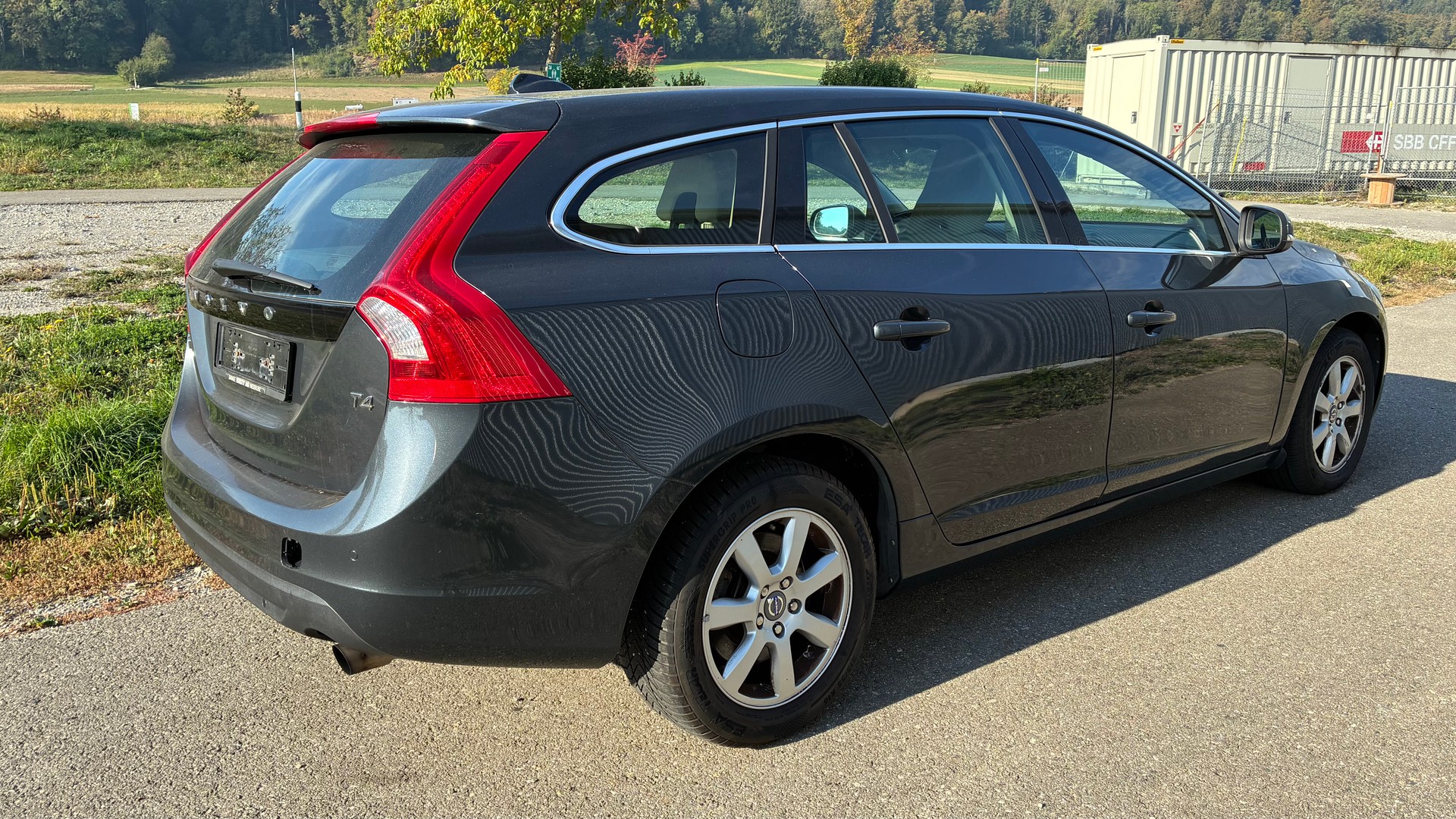 VOLVO V60 T4 Momentum Powershift-image-3