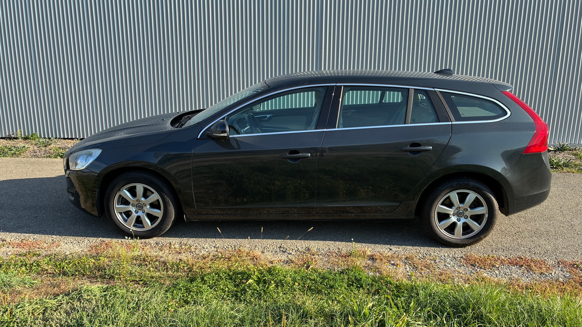 VOLVO V60 T4 Momentum Powershift-image-5