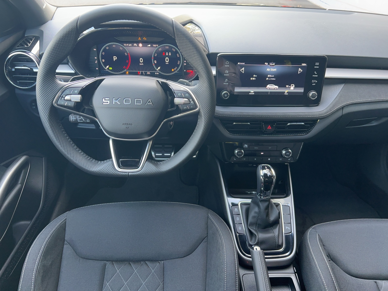 SKODA Fabia 1.0 TSI Dynamic DSG-image-8