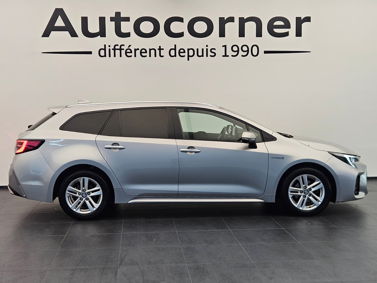 SUZUKI Swace 1.8 Hybrid Compact+ E-CVT-image-5