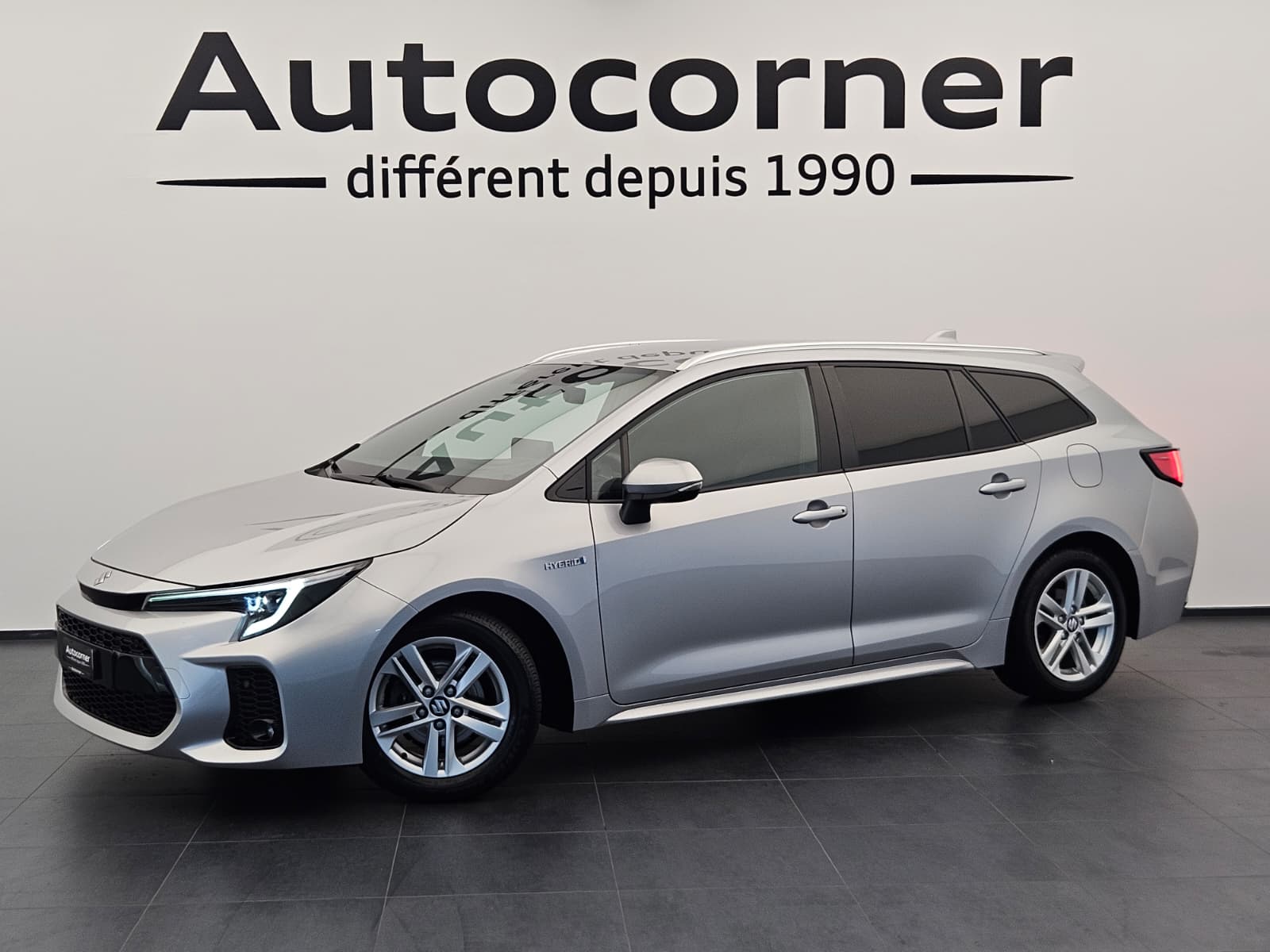 SUZUKI Swace 1.8 Hybrid Compact+ E-CVT-image-0