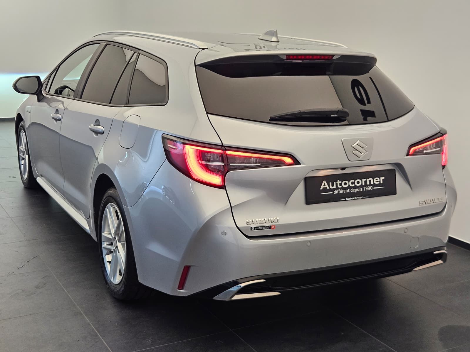 SUZUKI Swace 1.8 Hybrid Compact+ E-CVT-image-8