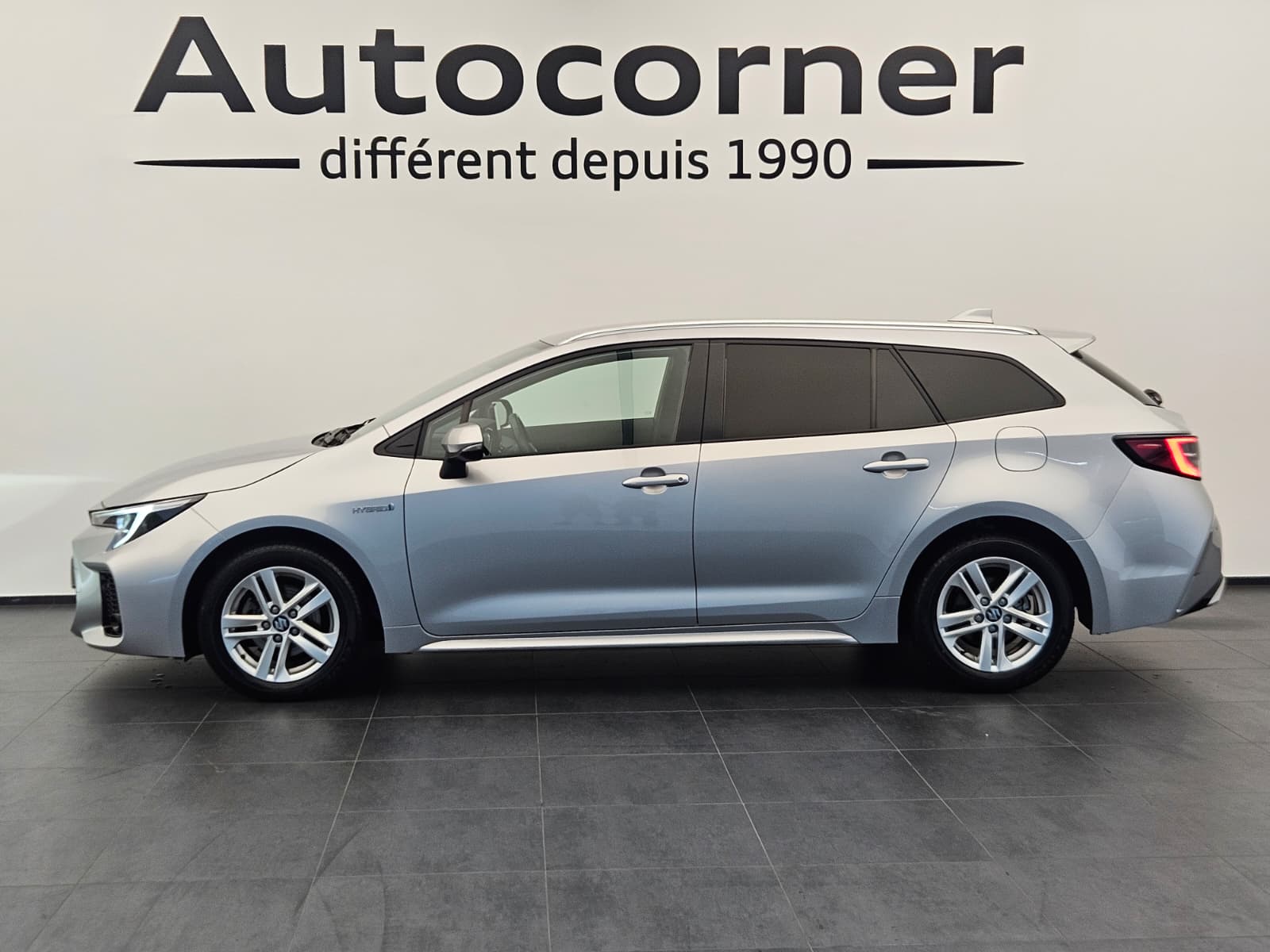 SUZUKI Swace 1.8 Hybrid Compact+ E-CVT-image-1