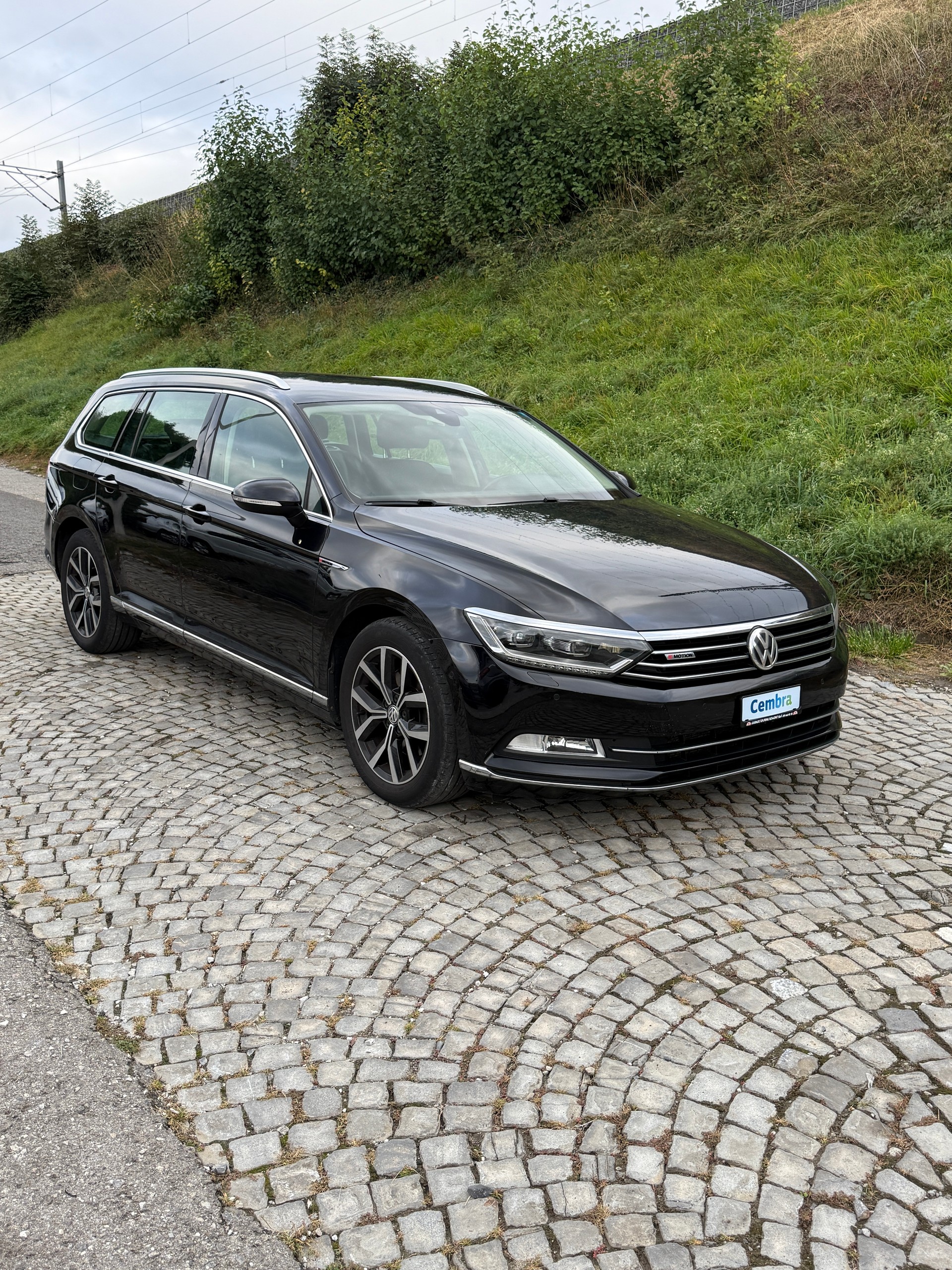 VW Passat Variant 2.0 TDI BMT Highline DSG 4Motion-image-1