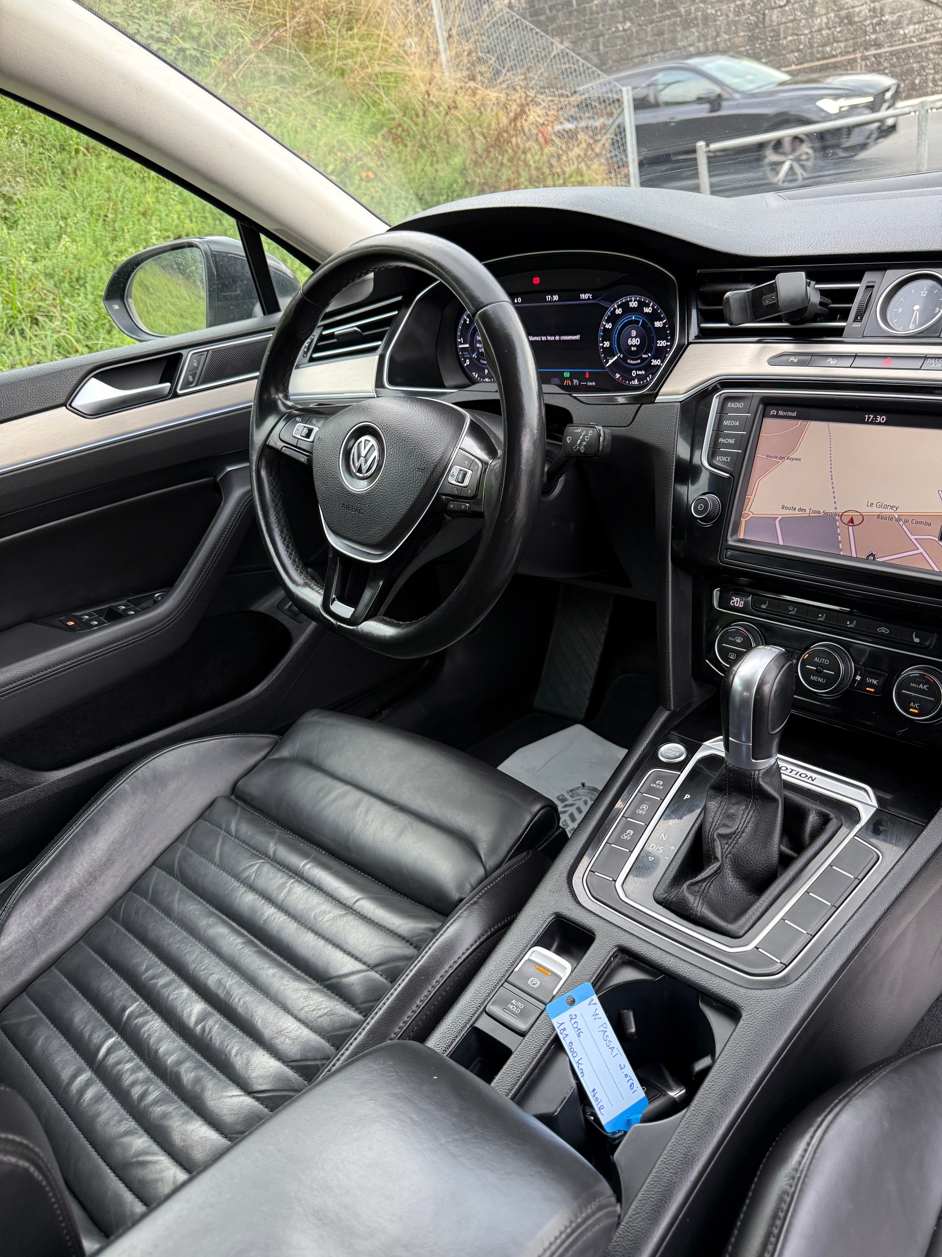 VW Passat Variant 2.0 TDI BMT Highline DSG 4Motion-image-8