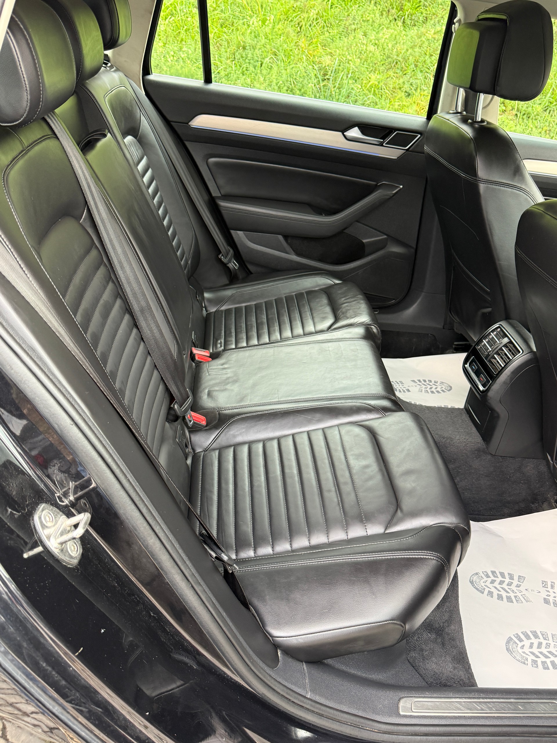 VW Passat Variant 2.0 TDI BMT Highline DSG 4Motion-image-6
