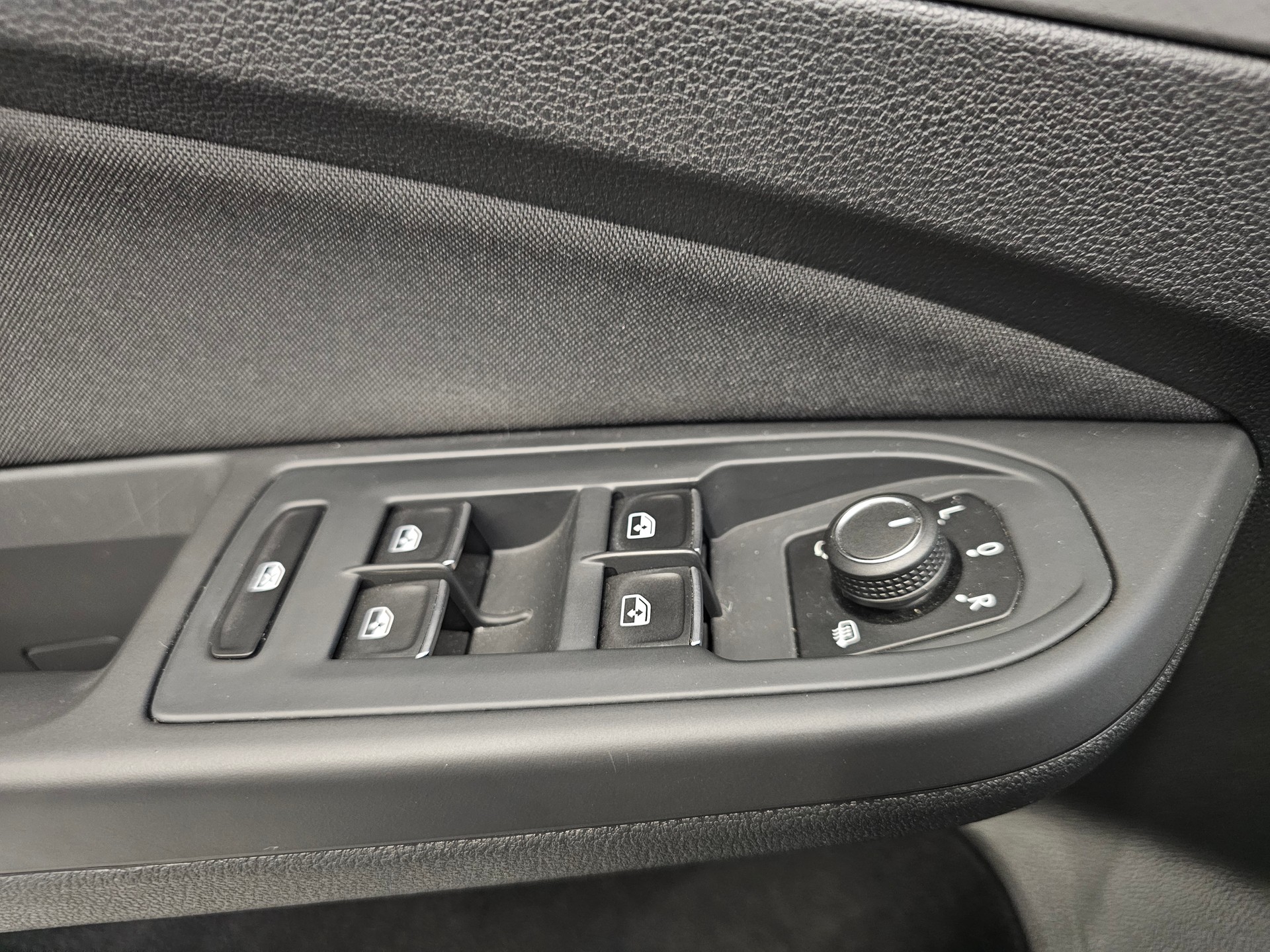 VW Golf 1.5 TSI EVO Highline-image-22