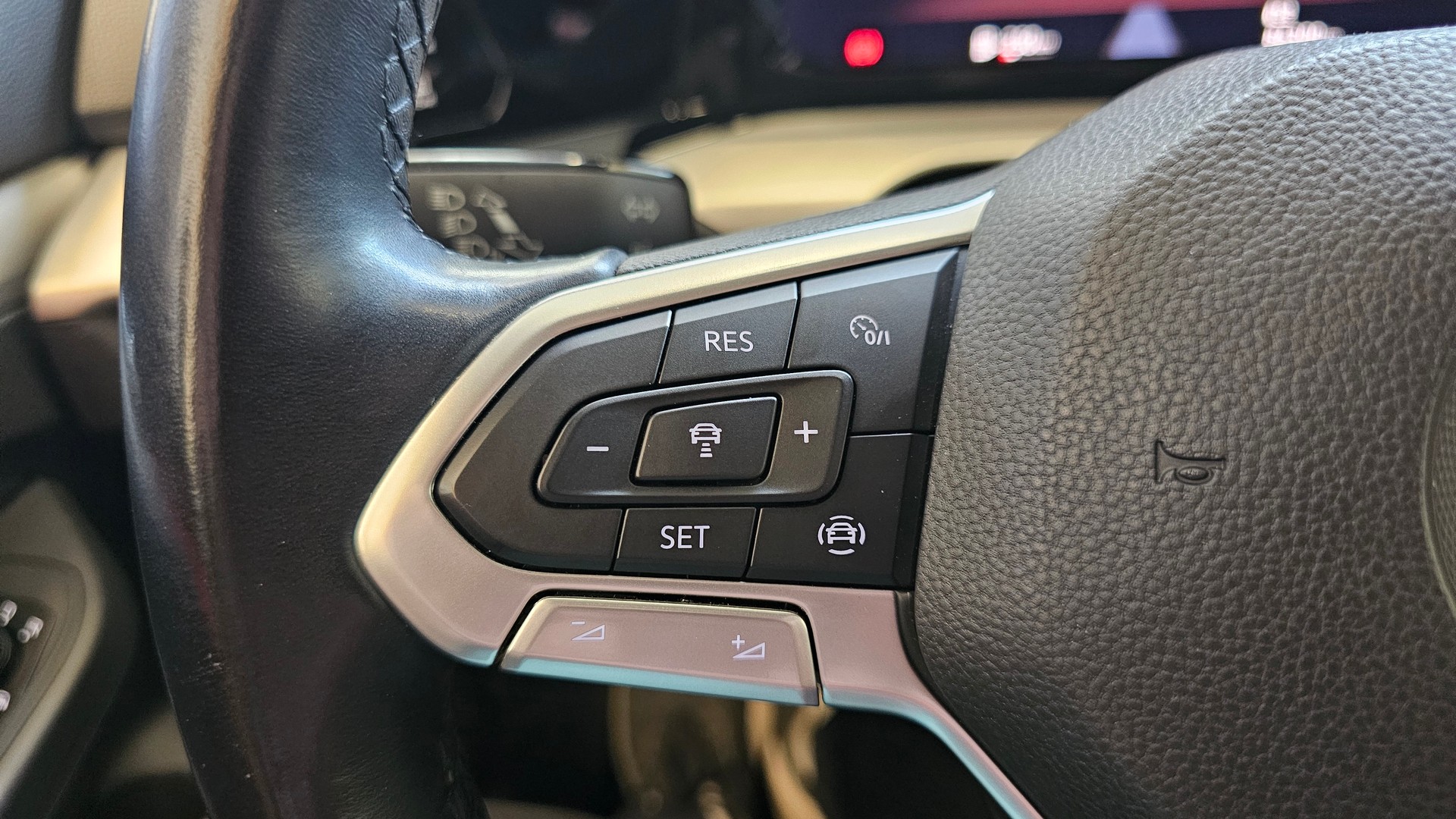VW Golf 1.5 TSI EVO Highline-image-9