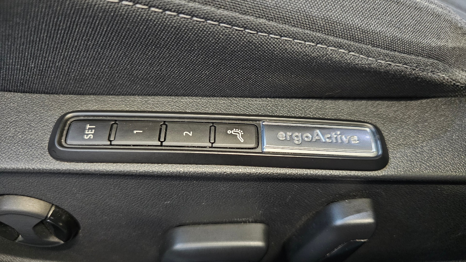 VW Golf 1.5 TSI EVO Highline-image-19
