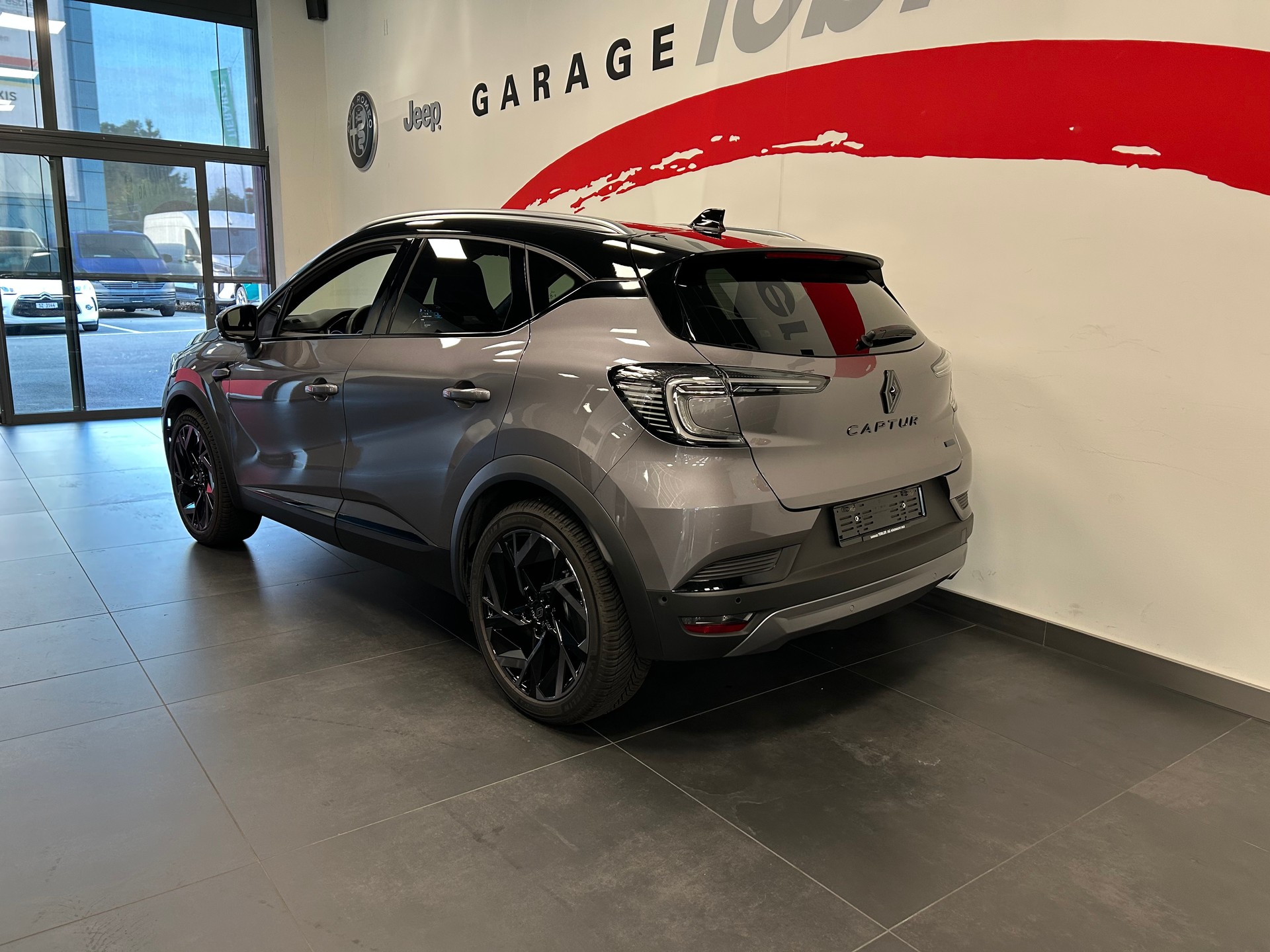 RENAULT Captur 1.6 E-Tech 145 Esprit Alpine DHT-image-15