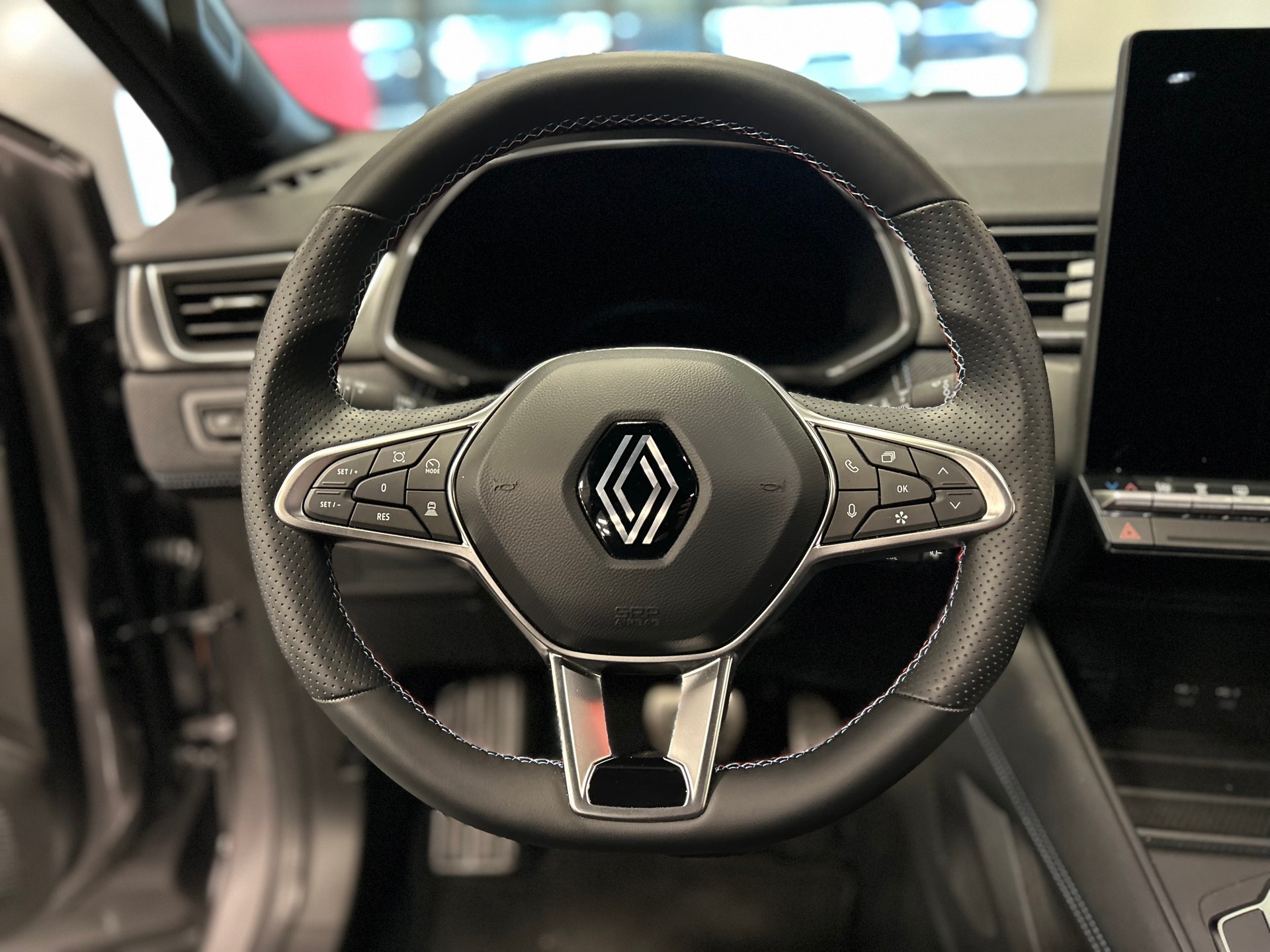 RENAULT Captur 1.6 E-Tech 145 Esprit Alpine DHT-image-12