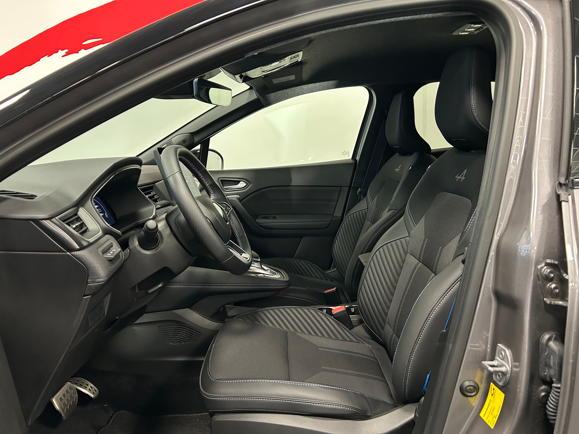 RENAULT Captur 1.6 E-Tech 145 Esprit Alpine DHT-image-8
