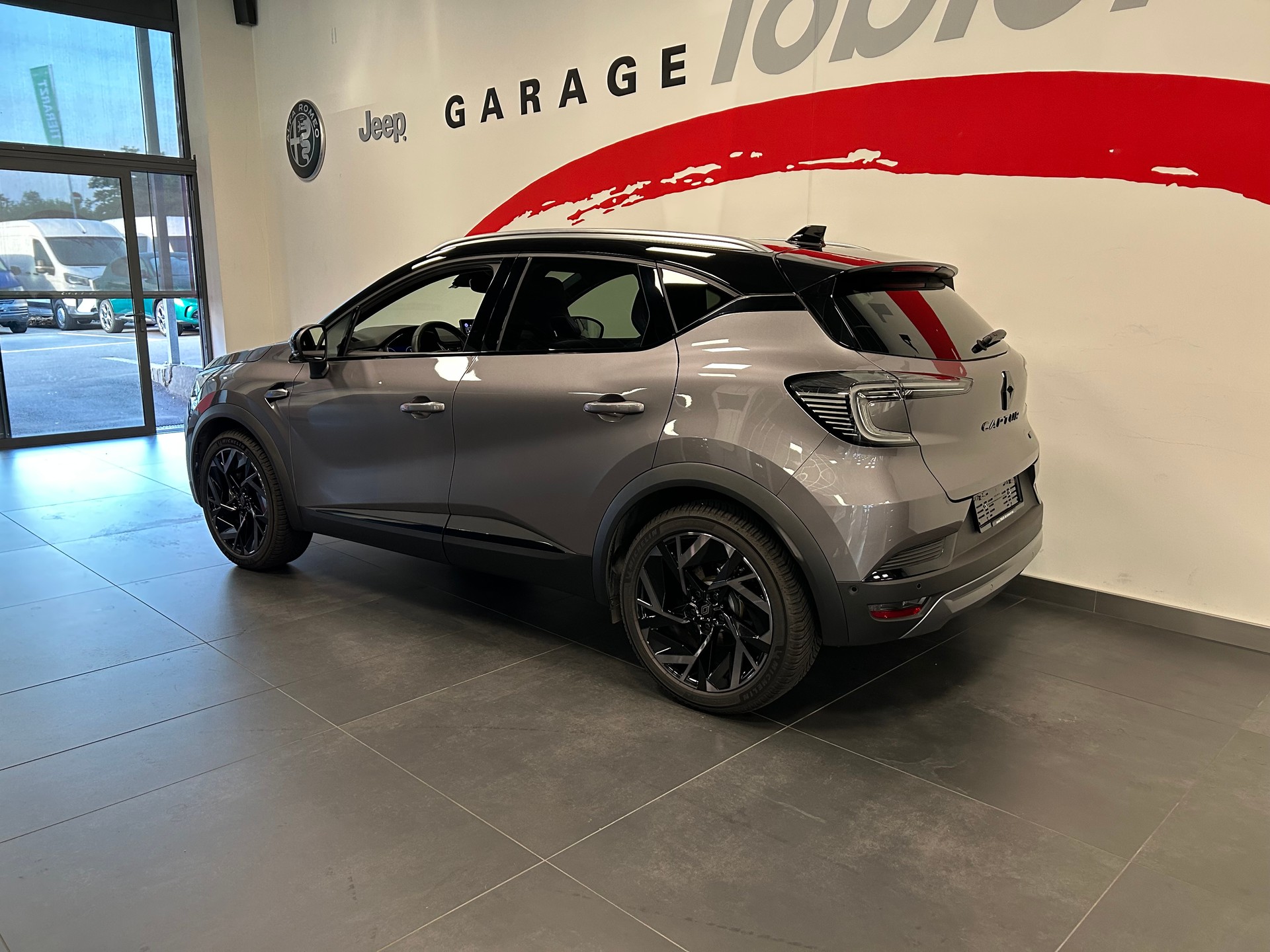RENAULT Captur 1.6 E-Tech 145 Esprit Alpine DHT-image-14