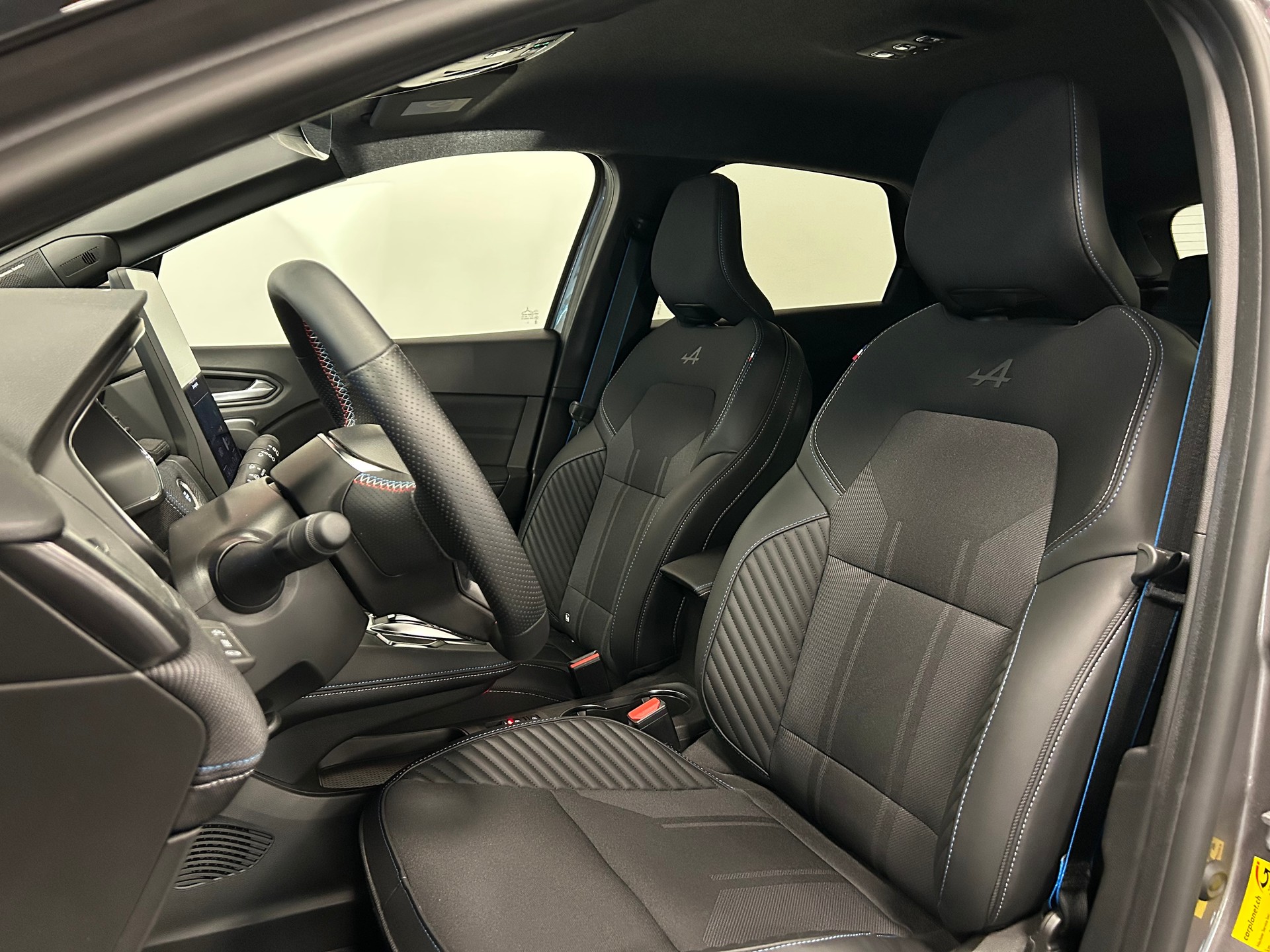 RENAULT Captur 1.6 E-Tech 145 Esprit Alpine DHT-image-9