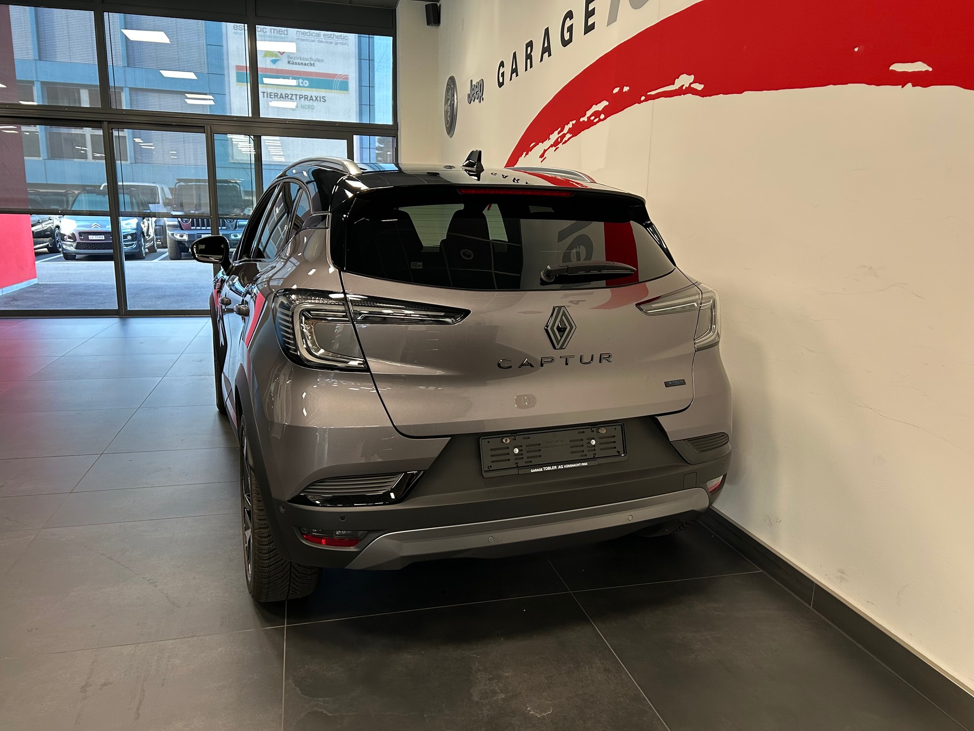RENAULT Captur 1.6 E-Tech 145 Esprit Alpine DHT-image-17