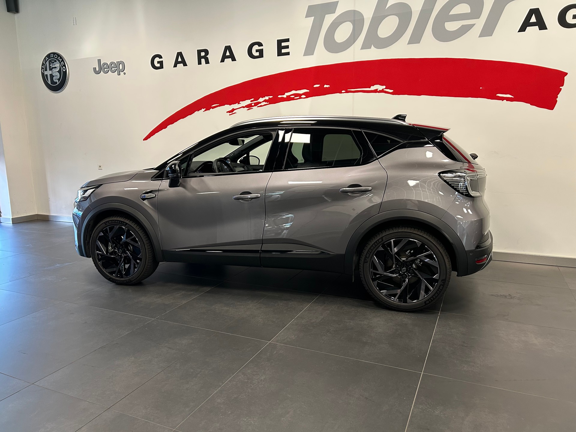 RENAULT Captur 1.6 E-Tech 145 Esprit Alpine DHT-image-13