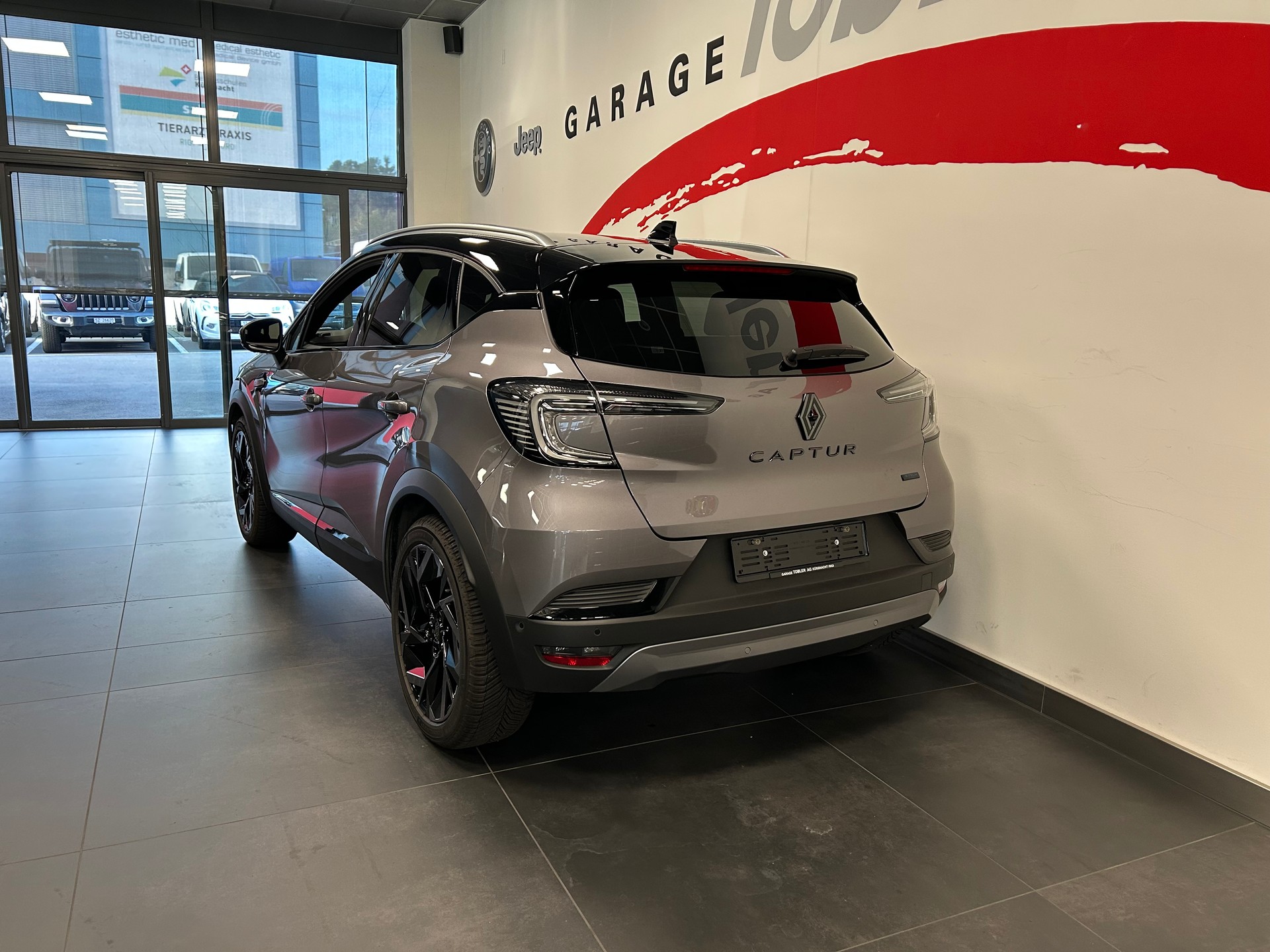 RENAULT Captur 1.6 E-Tech 145 Esprit Alpine DHT-image-16