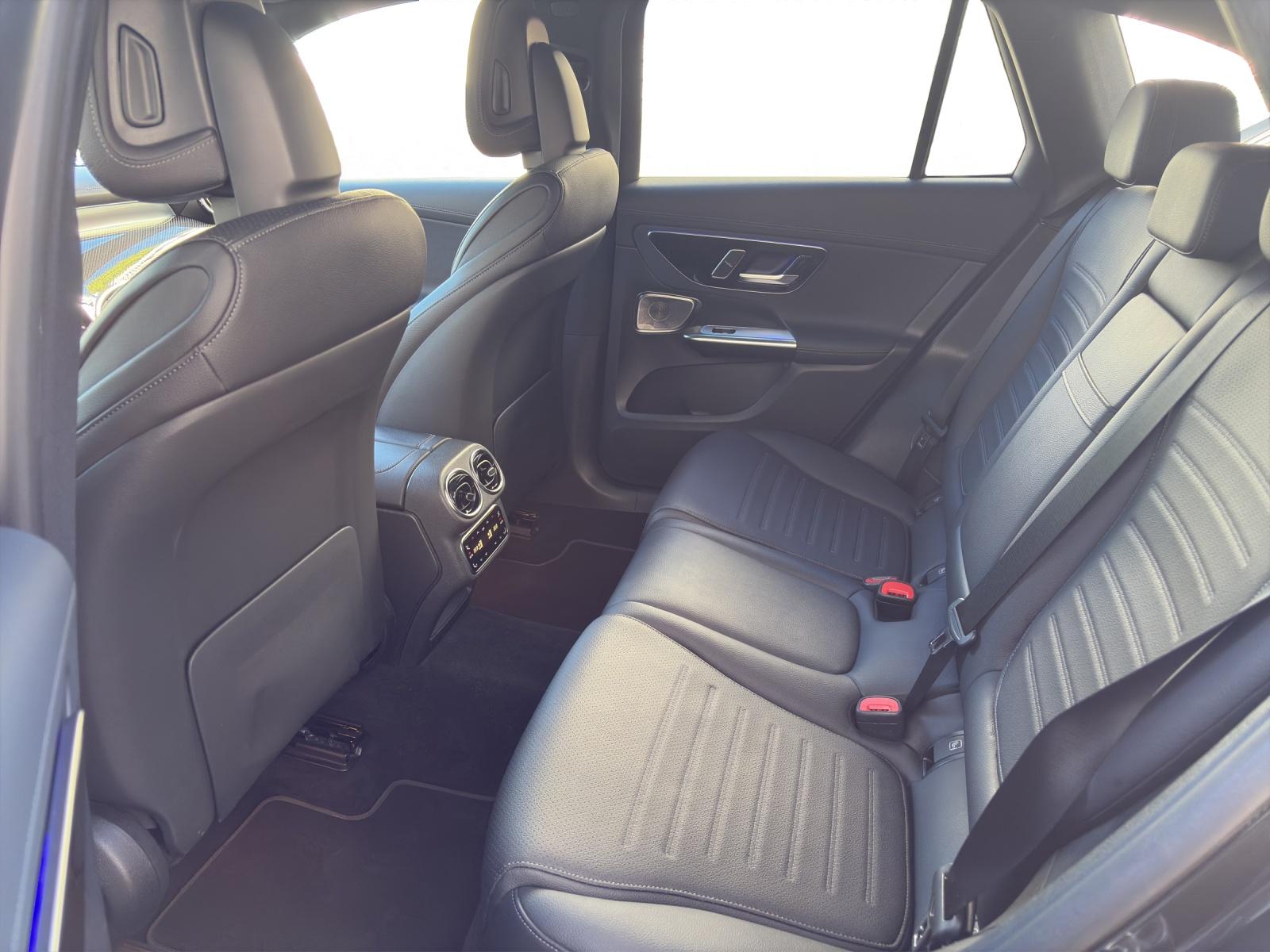 MERCEDES-BENZ GLC 300 de AMG Line 4matic-image-13