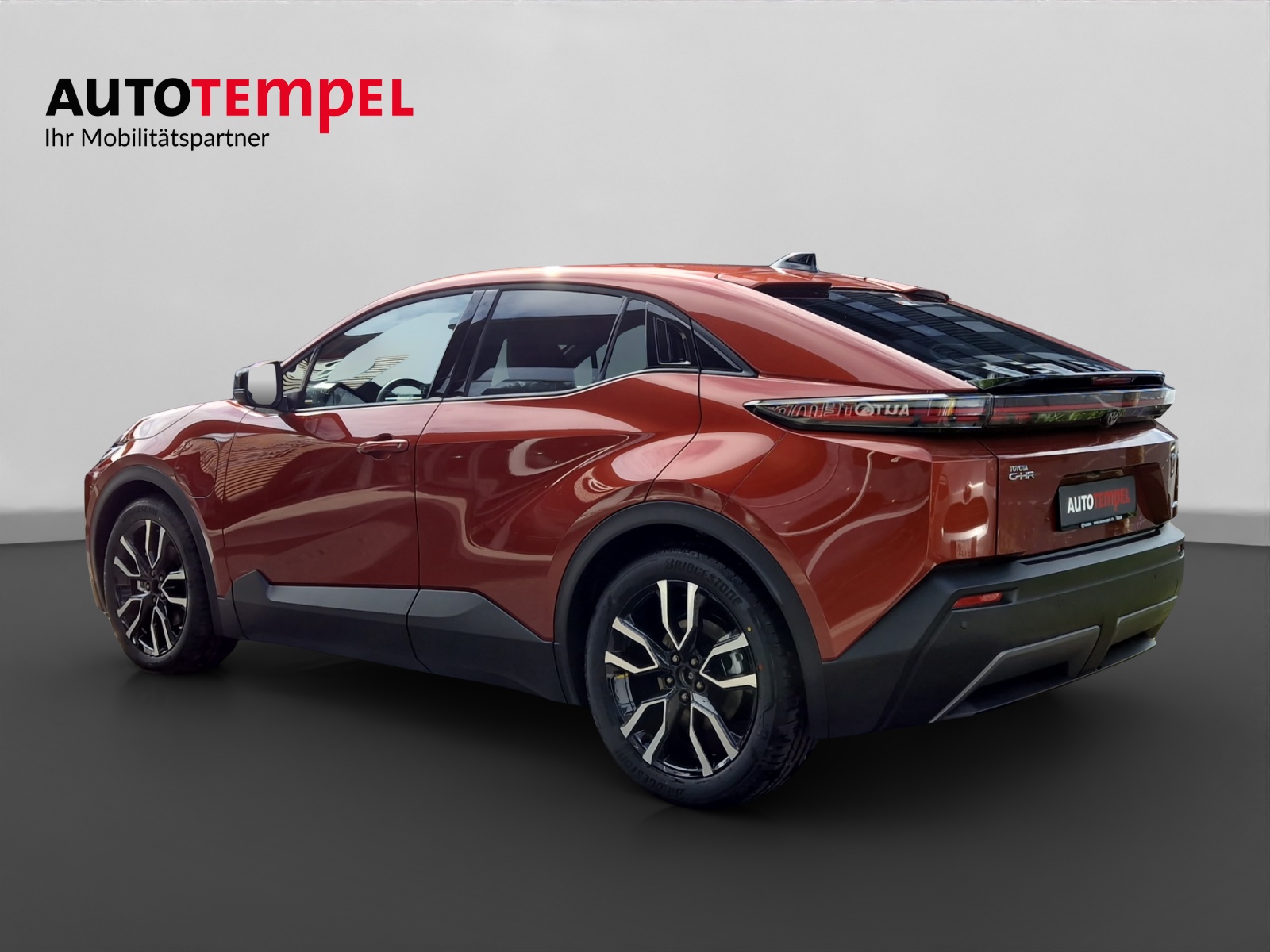 TOYOTA C-HR+ Style-image-2