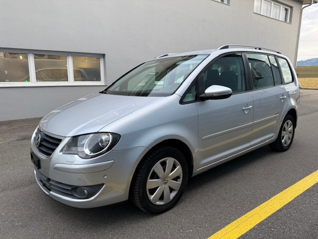 VW Touran 1.4 TSI Highline DSG-image-1